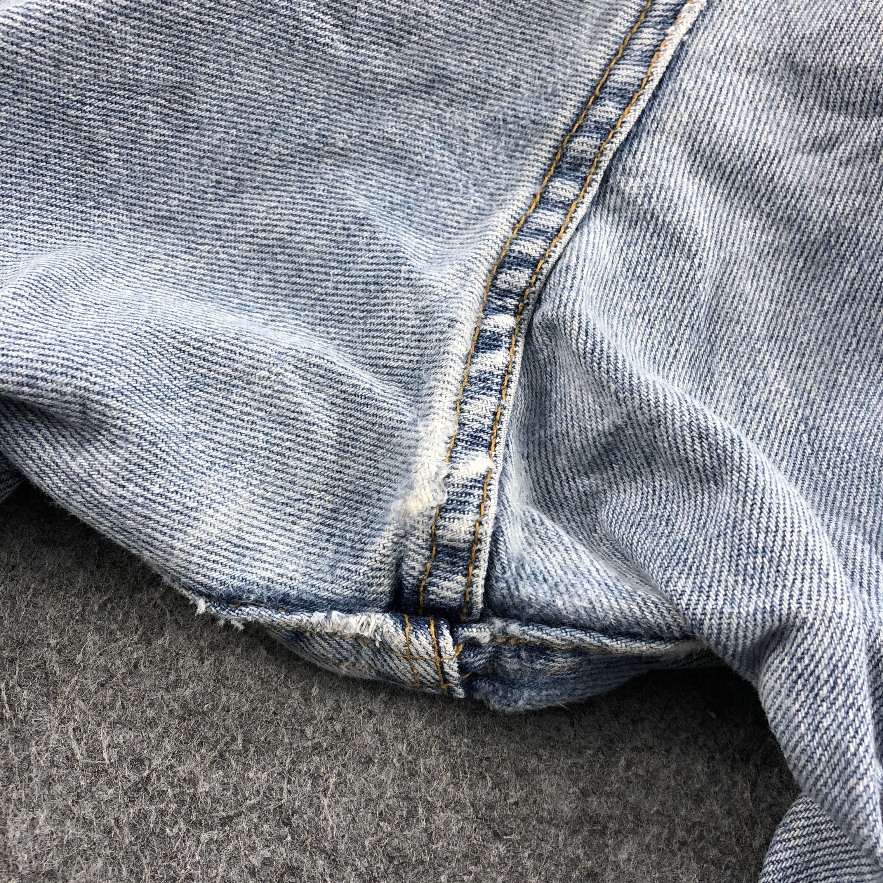 Levi's 90s Vintage Light Wash Levis 550 Jeans-JM1154 Size US 34 / EU 50 - 8 Thumbnail