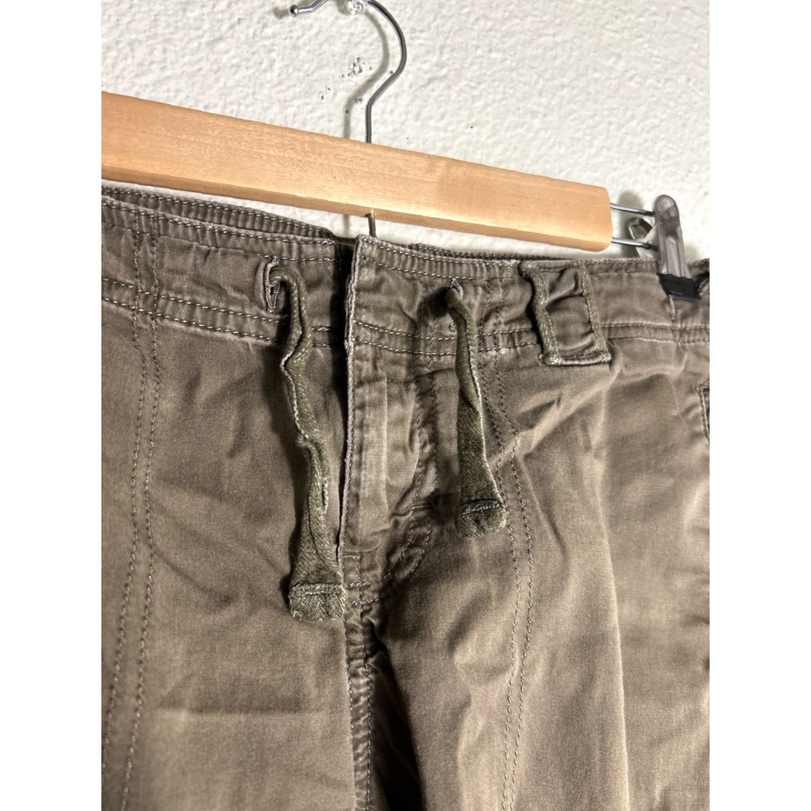 The North Face The North Face Womens Size 4 Olive Green Shorts Drawstring Cotton 32x15 Cargo Size 27" / US 4 / IT 40 - 6 Thumbnail