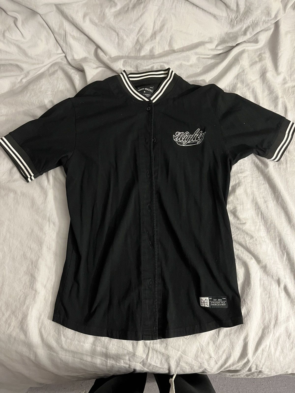 Mighty Healthy Mighty healthy black button up Size US M / EU 48-50 / 2 - 1 Thumbnail