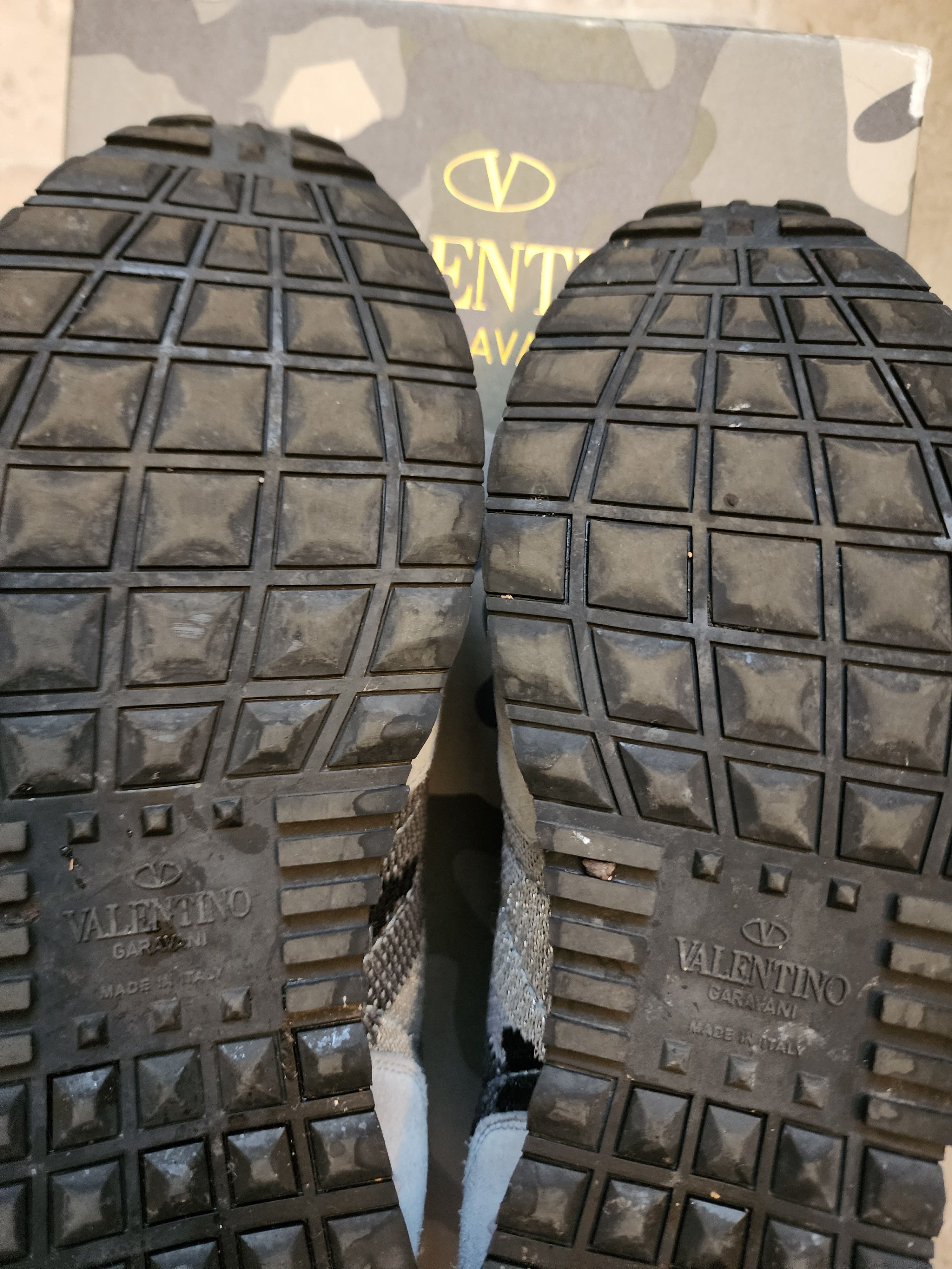 Valentino VALENTINO ROCKRUNNER SNEAKERS SIZE 42 Size US 9 / EU 42 - 11 Thumbnail