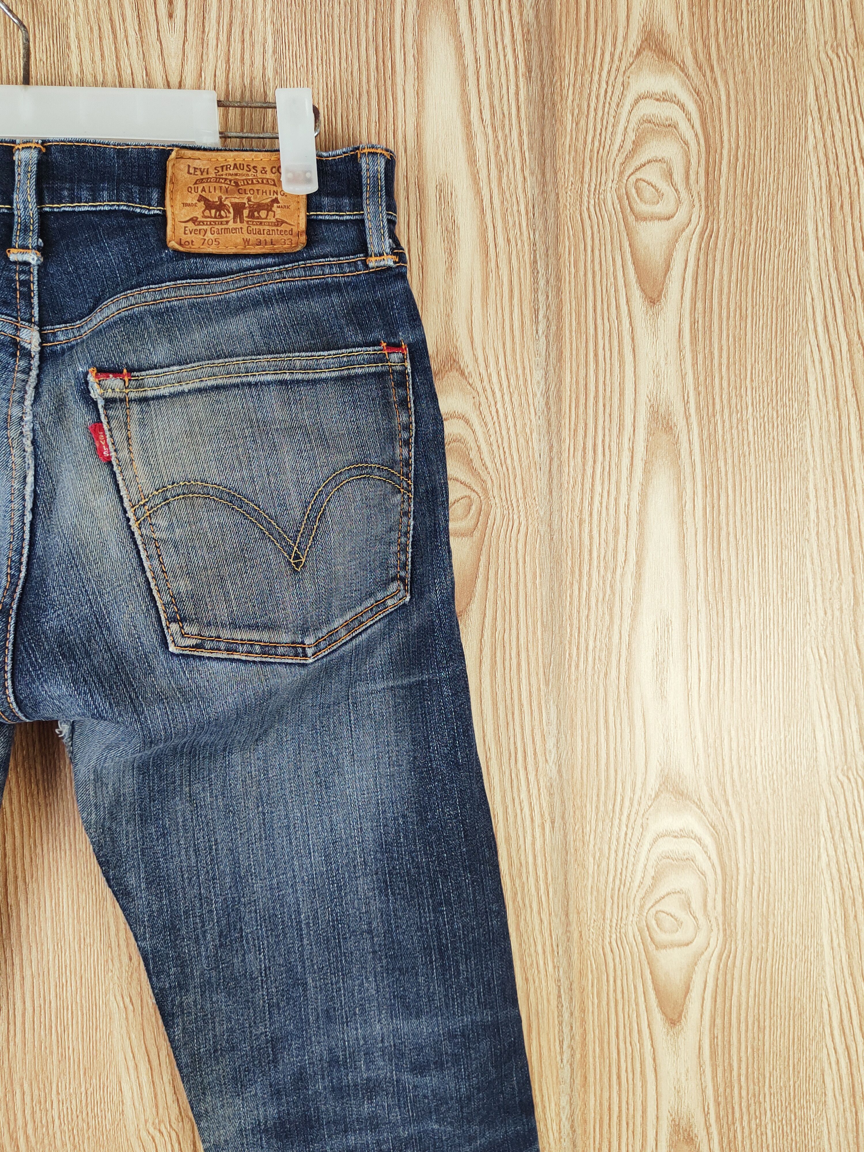 Levi's 705 Levi's Dark Blue Distressed Ripped Jeans #S2709 Size US 31 - 11 Thumbnail