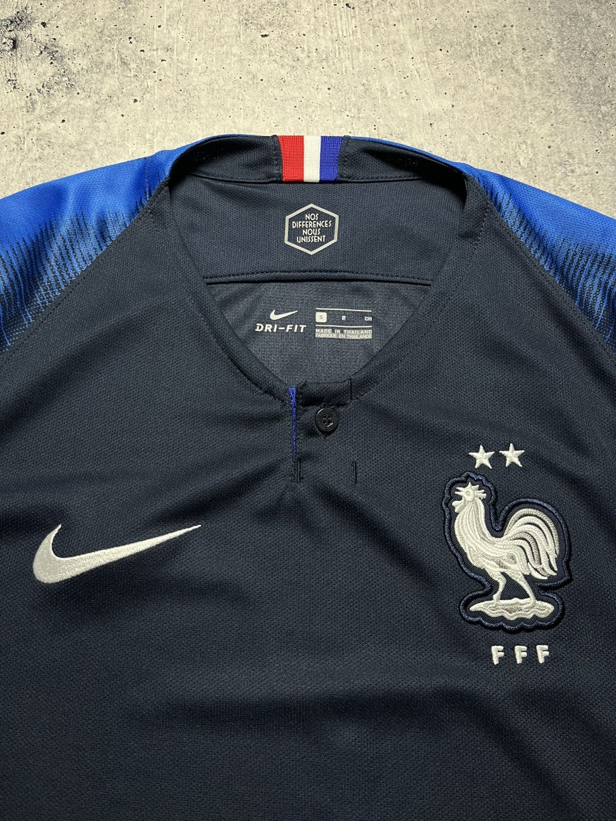 Nike FRANCE 2018 2019 HOME FOOTBALL SHIRT SOCCER 893872-451 Size US S / EU 44-46 / 1 - 5 Thumbnail