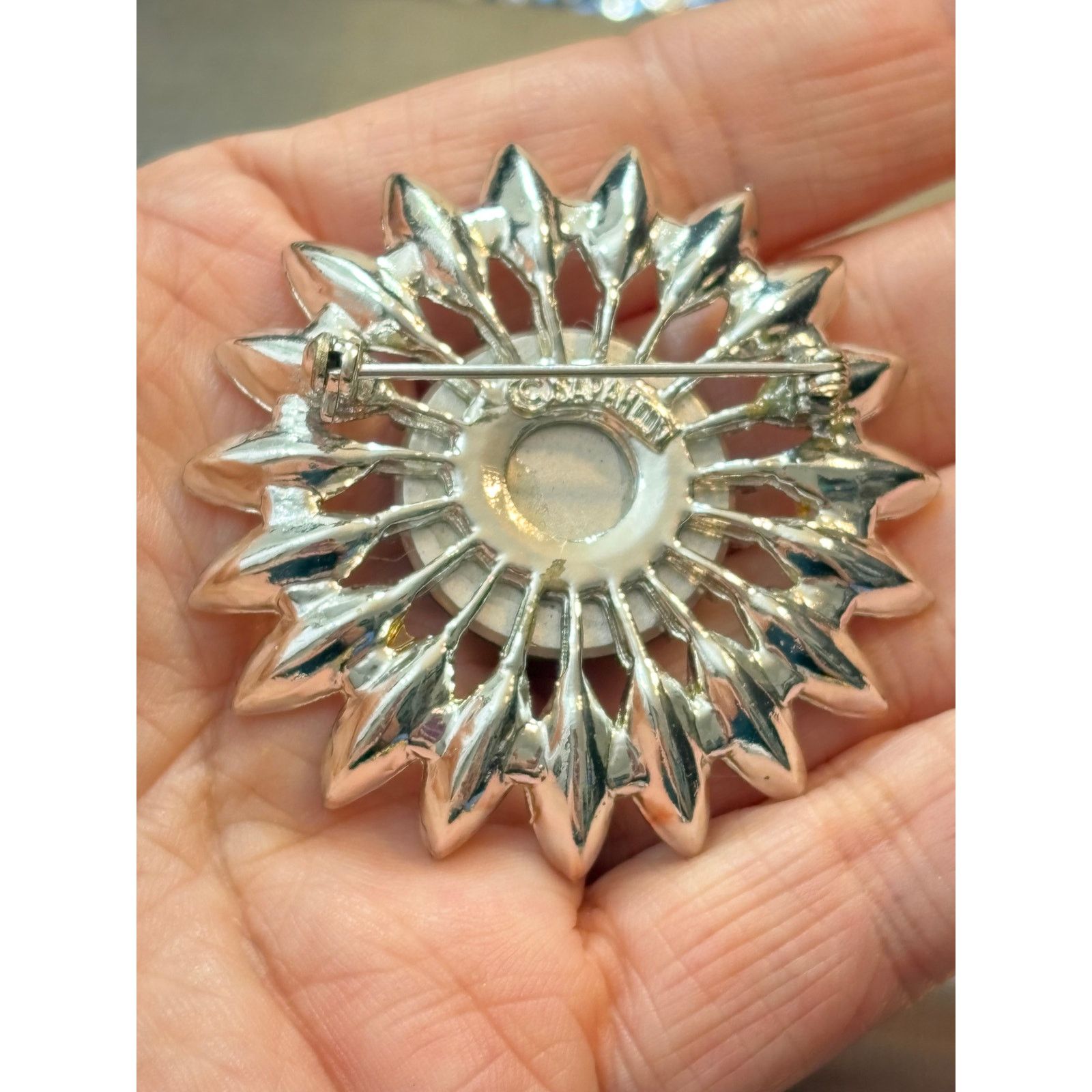 Other Vintage Sarah Coventry Green Rhinestone Floral Brooch Size ONE SIZE - 2 Thumbnail