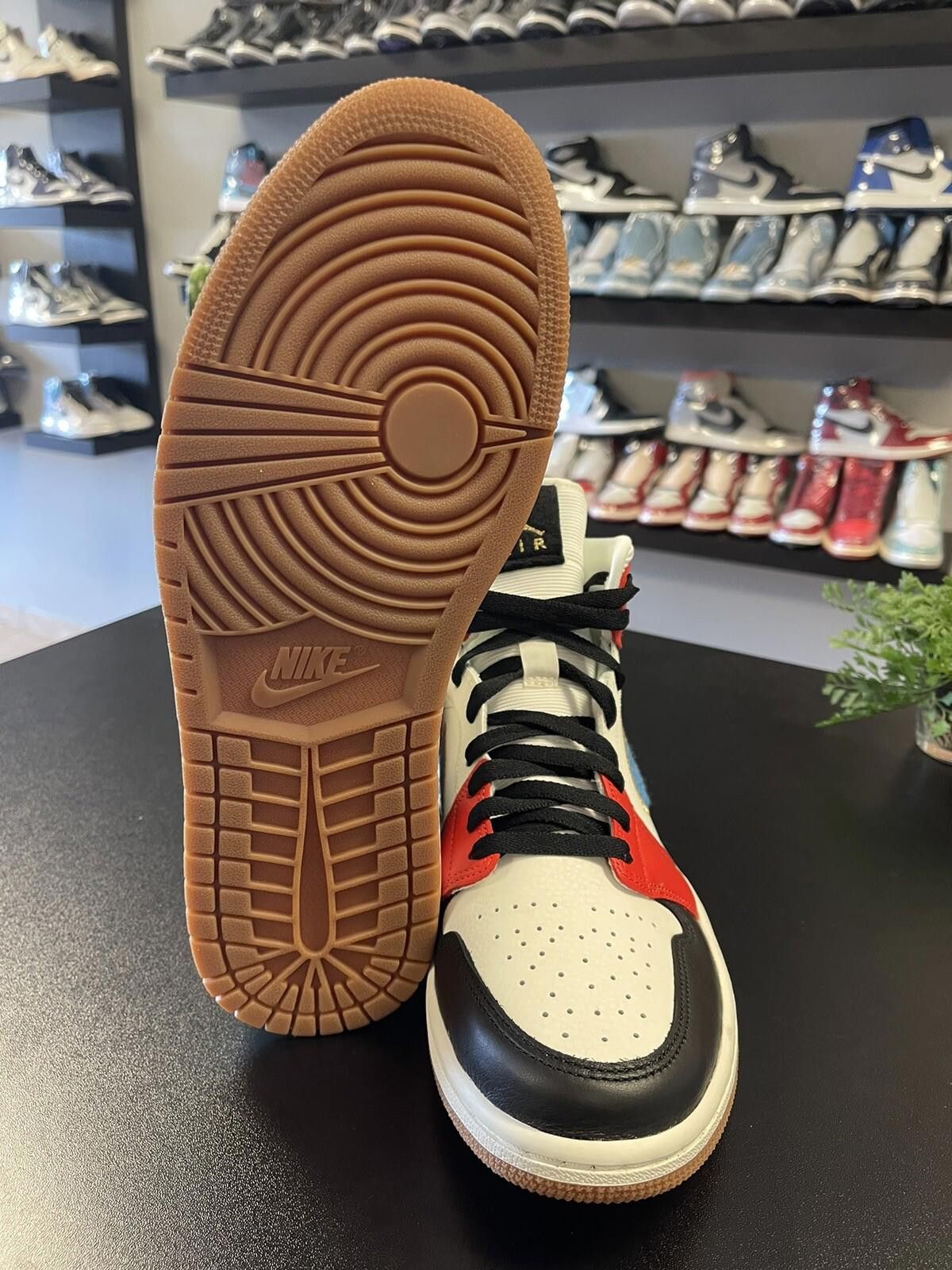 Jordan Brand Air Jordan 1 Mid Let Her Man Sail Red White Women's Size 12 Size US 12 / IT 42 - 9 Thumbnail