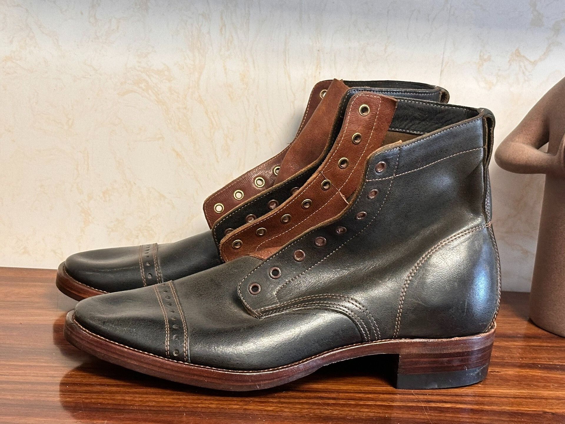 Other WM1978 115-NR Paratrooper Boots Size US 7.5 / EU 40-41 - 1 Thumbnail