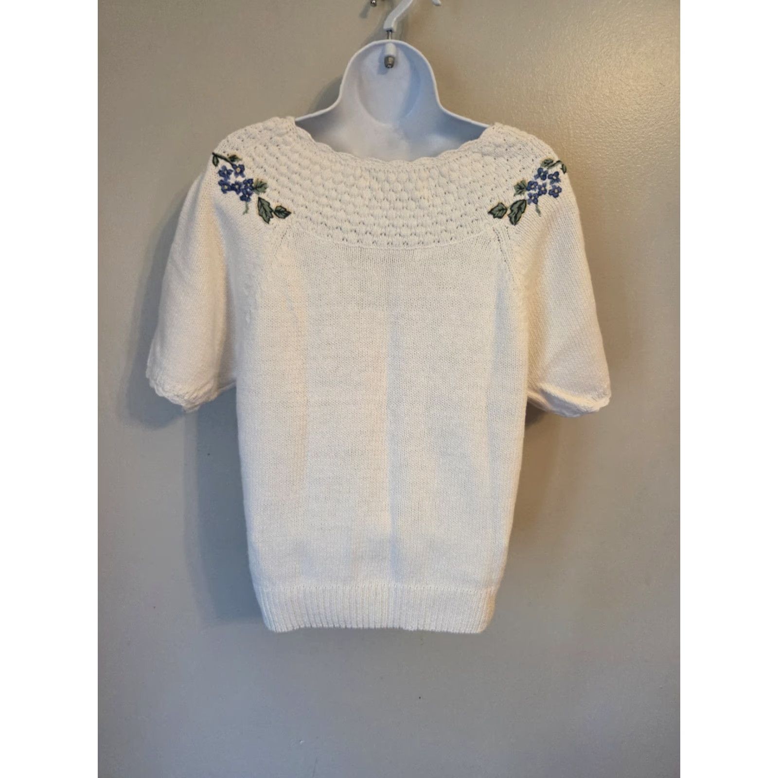 Vintage Vintage Herman Geist White Floral Hand Embroidered Pullover Sweater Sz M - 1990s Linen Cottagecore, White Pullover Mens/Mens? Size M / US 6-8 / IT 42-44 - 7 Thumbnail