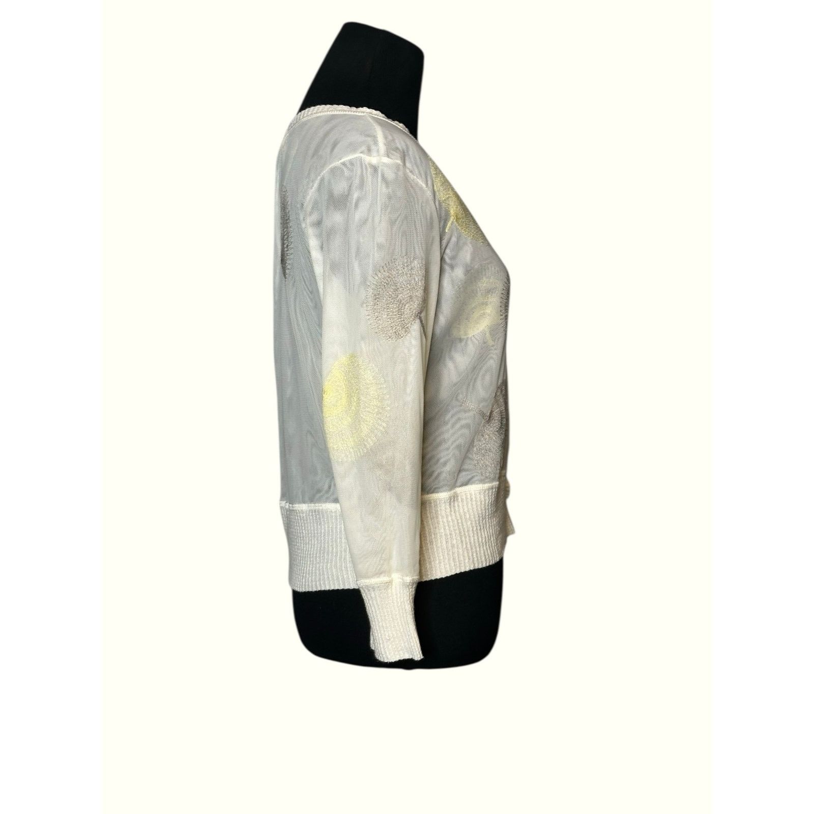 NIC+ZOE Nic + Zoe Cream Floral Embroidered Sweater size Small Size S / US 4 / IT 40 - 14 Thumbnail