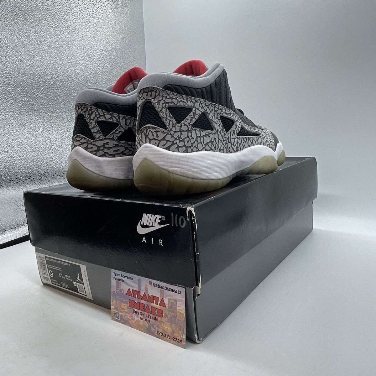 Jordan Brand Air Jordan 11 black cement Size US 9 / EU 42 - 5 Thumbnail