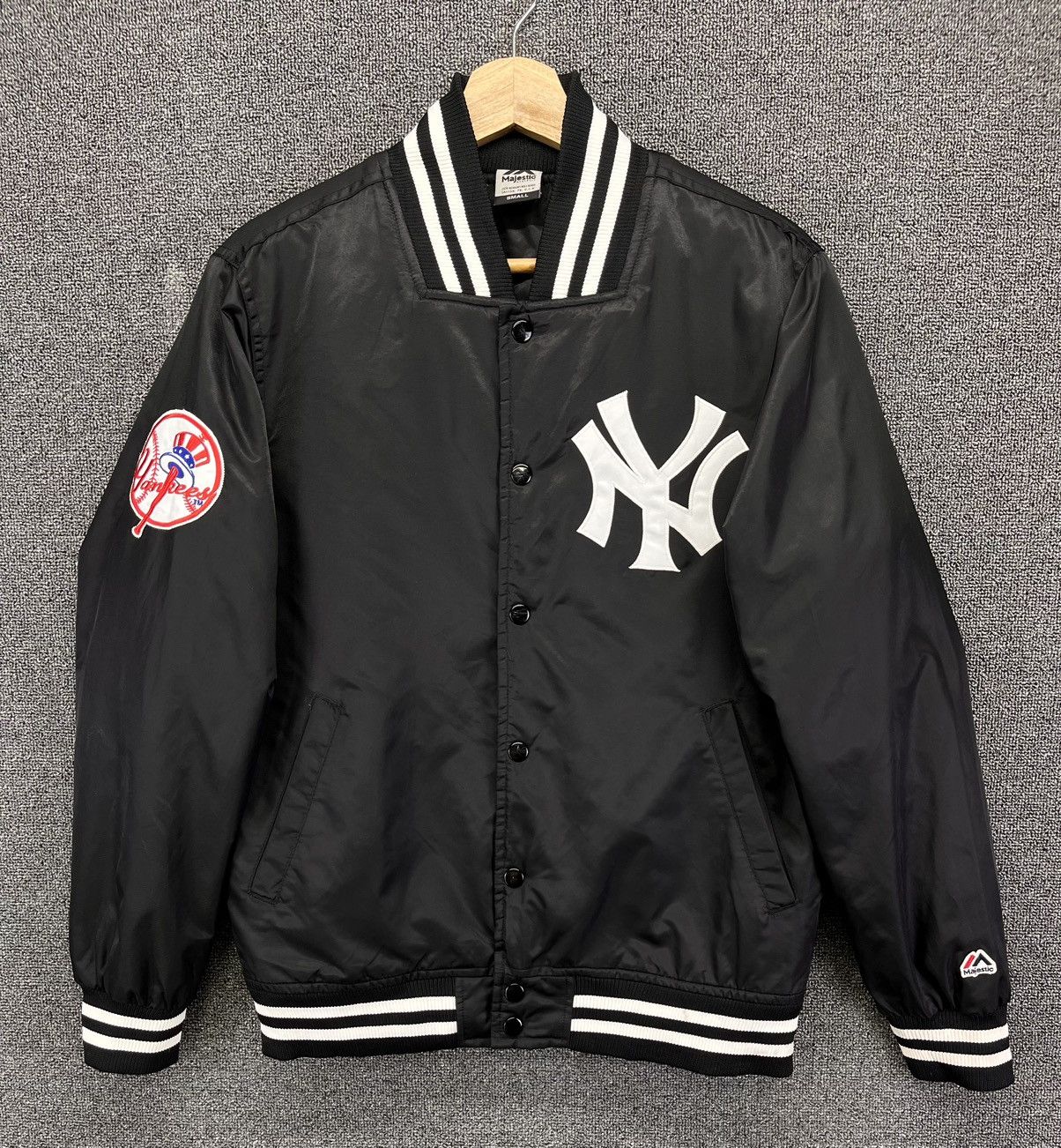 Majestic Vintage New York Yankees MLB Button Up Varsity Jacket Size US S / EU 44-46 / 1 - 1 Thumbnail