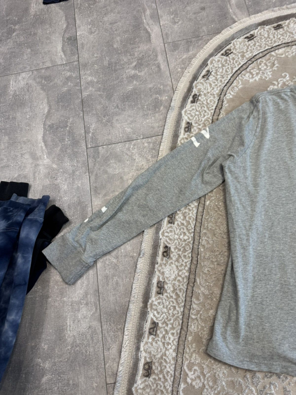 Abercrombie & Fitch Vintage 2000s Abercrombie & Fitch Long Sleeve Sweatshirt Size US M / EU 48-50 / 2 - 8 Thumbnail