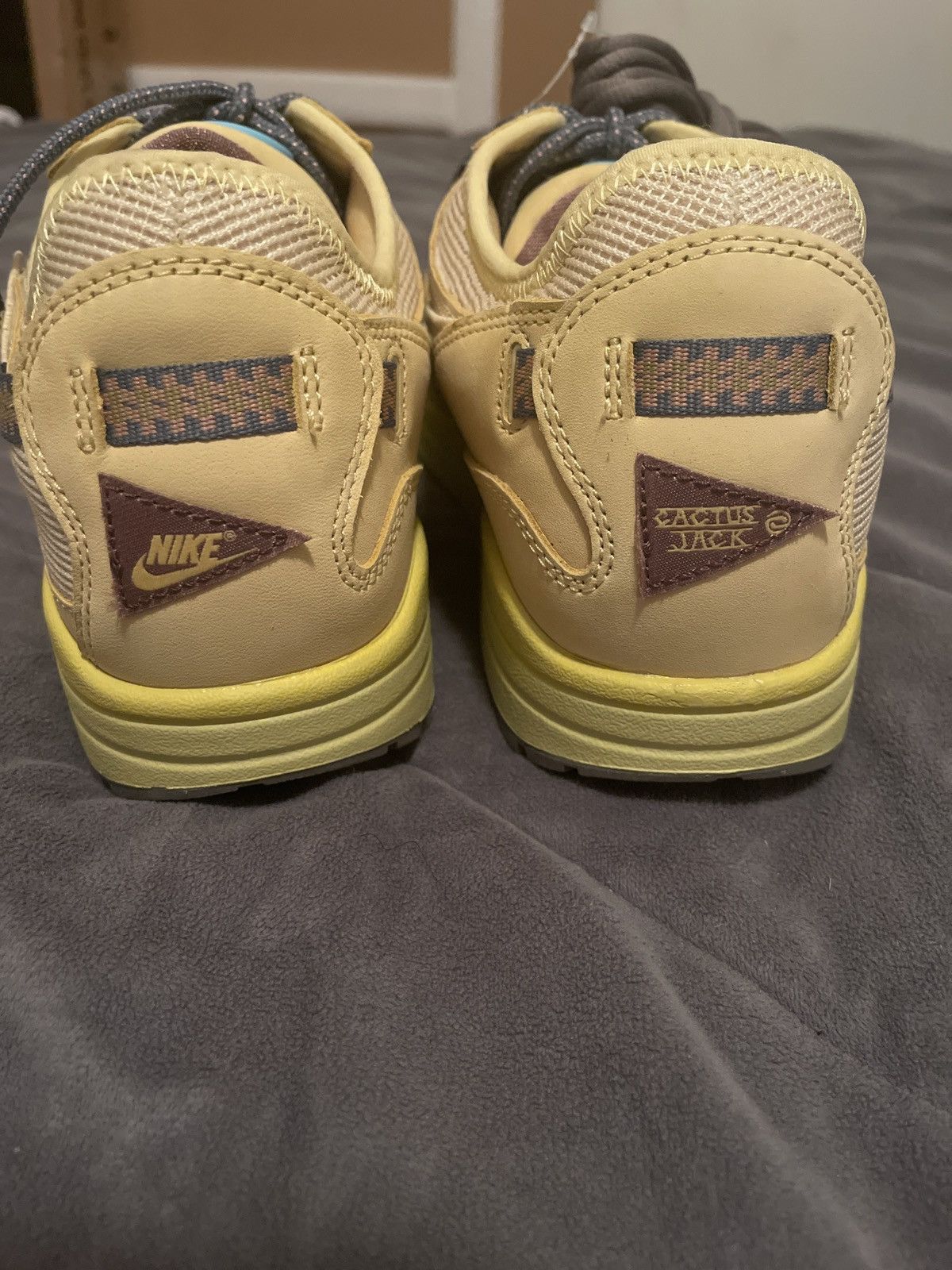 Nike × Travis Scott NIKE AIR MAX 1 CACTUS JACK Size US 12 / EU 45 - 4 Thumbnail