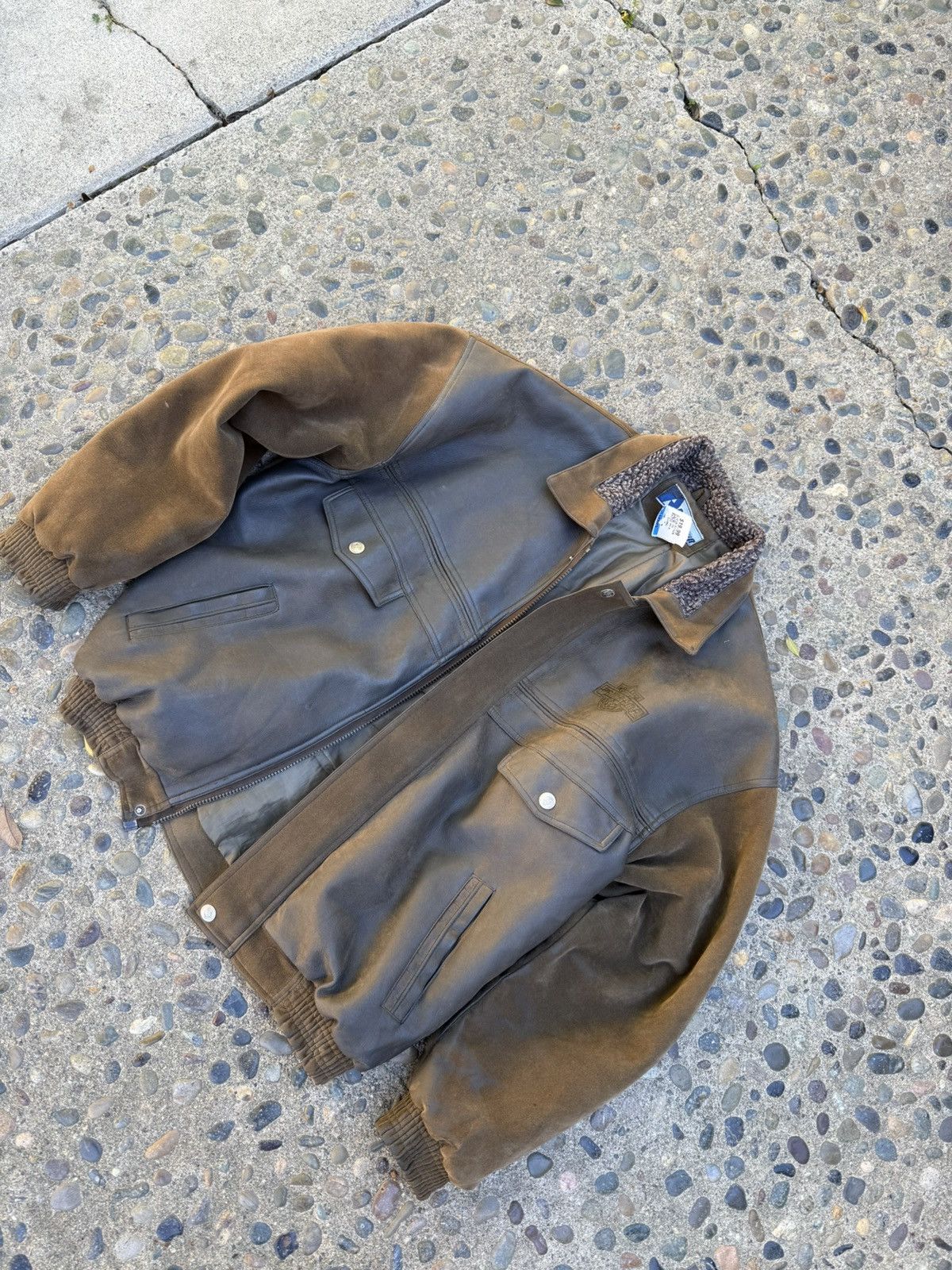Avirex Vintage Leather Bomber Jacket Size US L / EU 52-54 / 3 - 2 Thumbnail