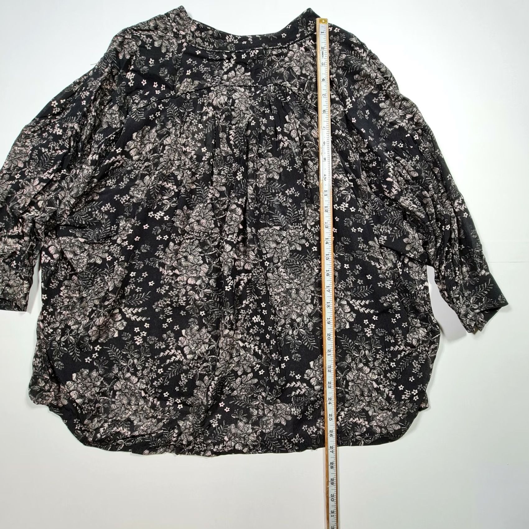 Vintage AND/ OR Womens Shirt Black 10 Floral 3/4 Sleeves Button Up Top V-Neck Relaxed Fit Size L / US 10 / IT 46 - 5 Thumbnail