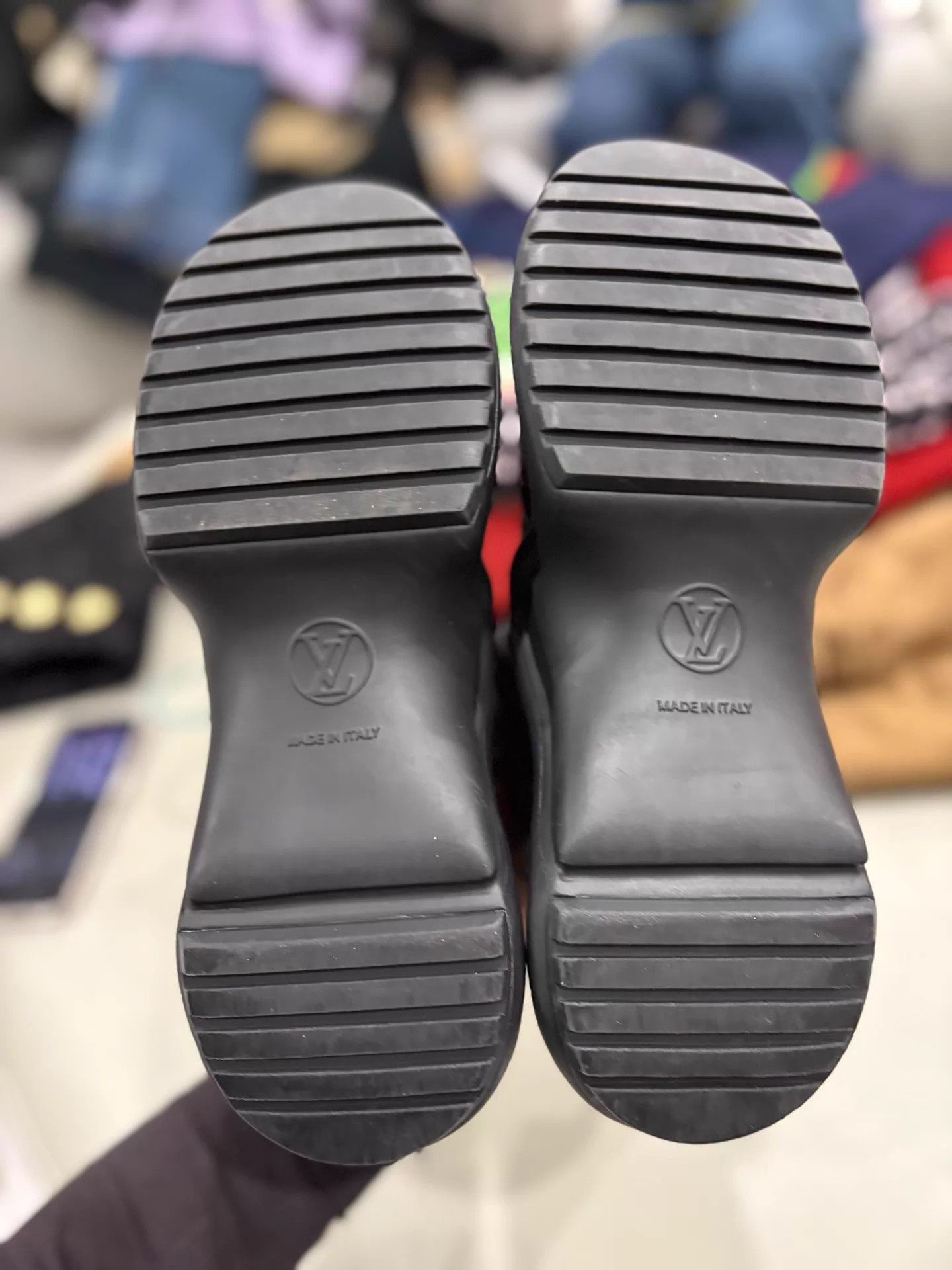 Louis Vuitton LV full Monogram color-blocked classic dad sneakers 38 9/10 Size US 7.5 / IT 37.5 - 4 Thumbnail
