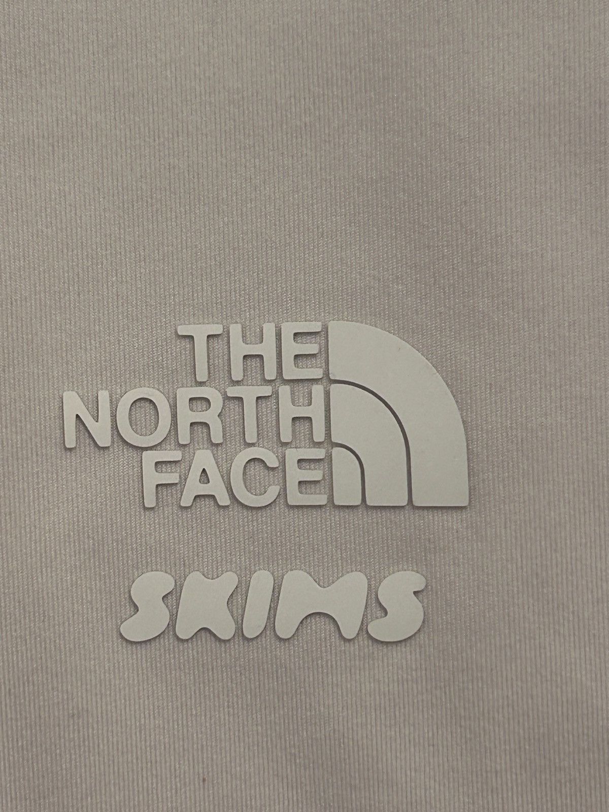 SKIMS SKIMS x The North Face Refina Legging Large Bone NWOT Size 32" / US 10 / IT 46 - 4 Thumbnail
