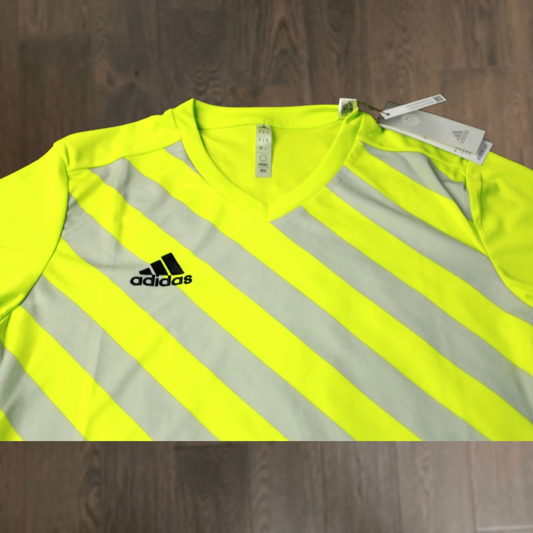 Adidas ADIDAS AEROREADY ENTRADA Shirt M Green and Gray Football 2021 Mens Short Sleeve T-Shirt Jersey Classic 100% Polyester (Recycled) Size US M / EU 48-50 / 2 - 1 Thumbnail