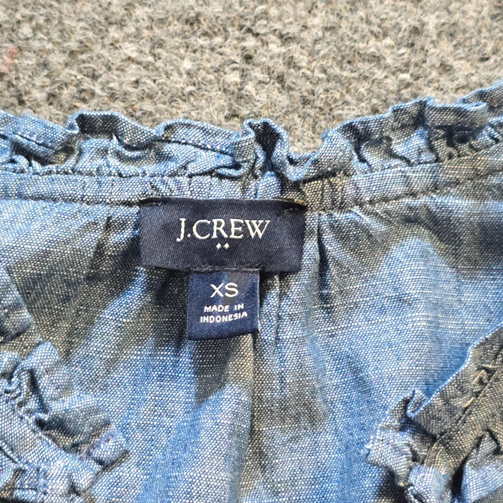 J.Crew J.CREW Top Womens XS Blue Denim Blouse Long Sleeve Ruffle V-Neck Casual Shirt Size XS / US 0-2 / IT 36-38 - 3 Thumbnail