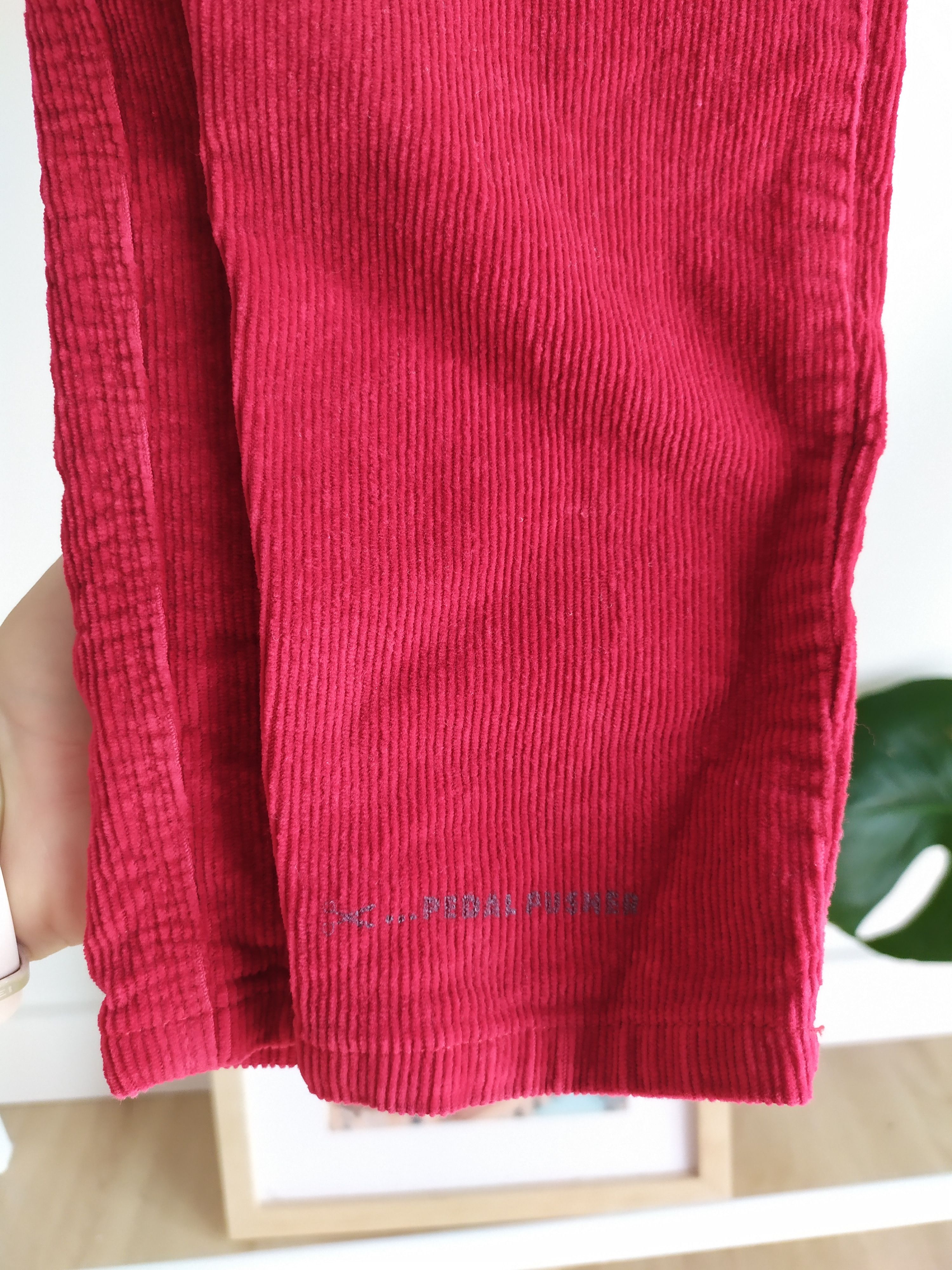CLOSED Closed Pedal Pusher Jeans Straight leg red corduroy trousers Size 28" / US 6 / IT 42 - 10 Thumbnail