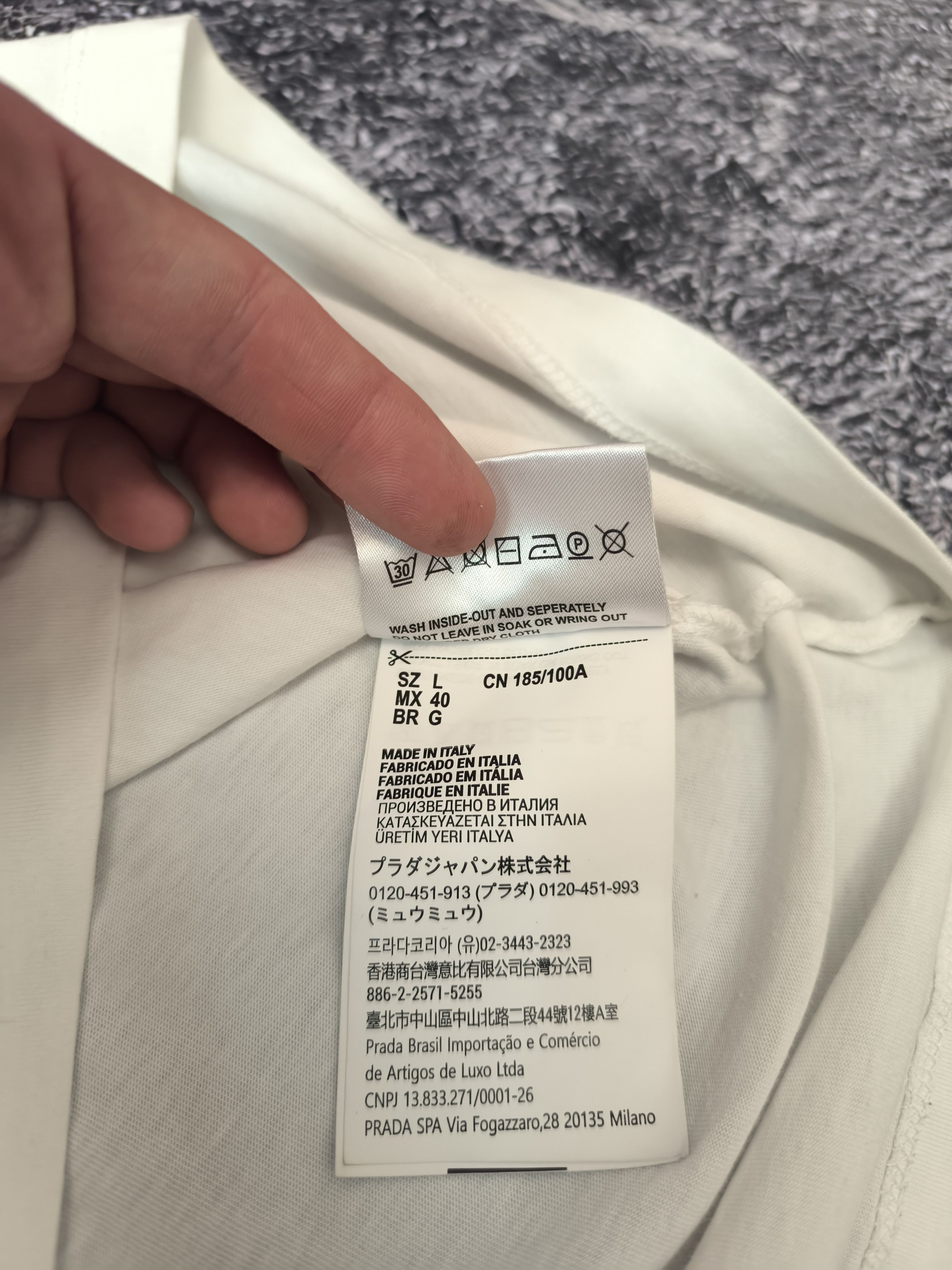 Prada T-shirt Prada Size US L / EU 52-54 / 3 - 7 Thumbnail