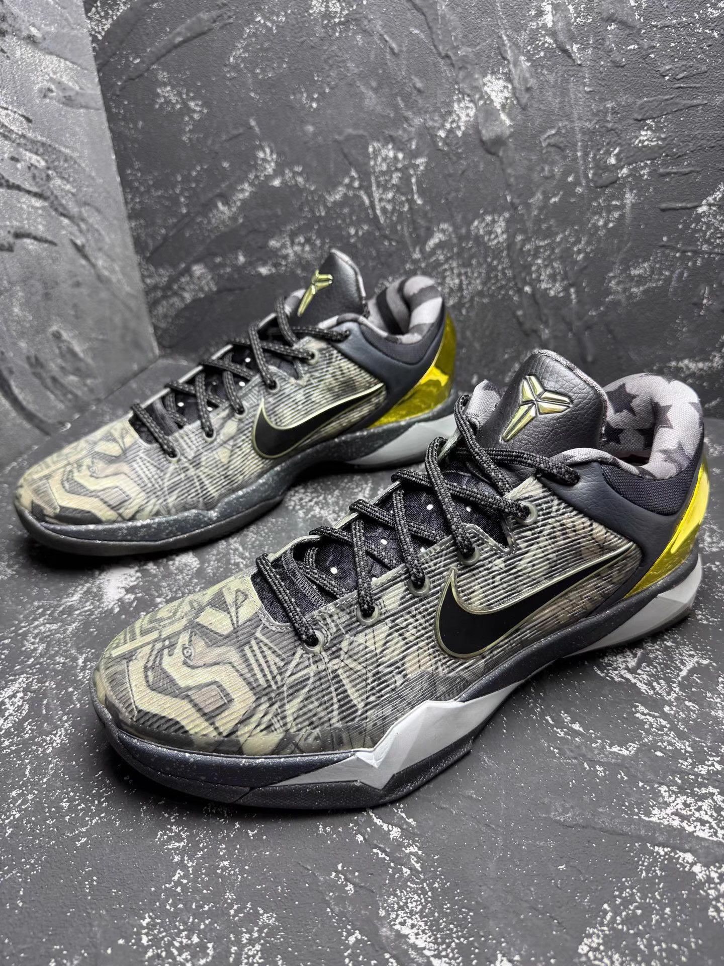 Nike Nike Kobe 7 Master of Puppets Q10 Size US 11 / EU 44 - 1 Thumbnail