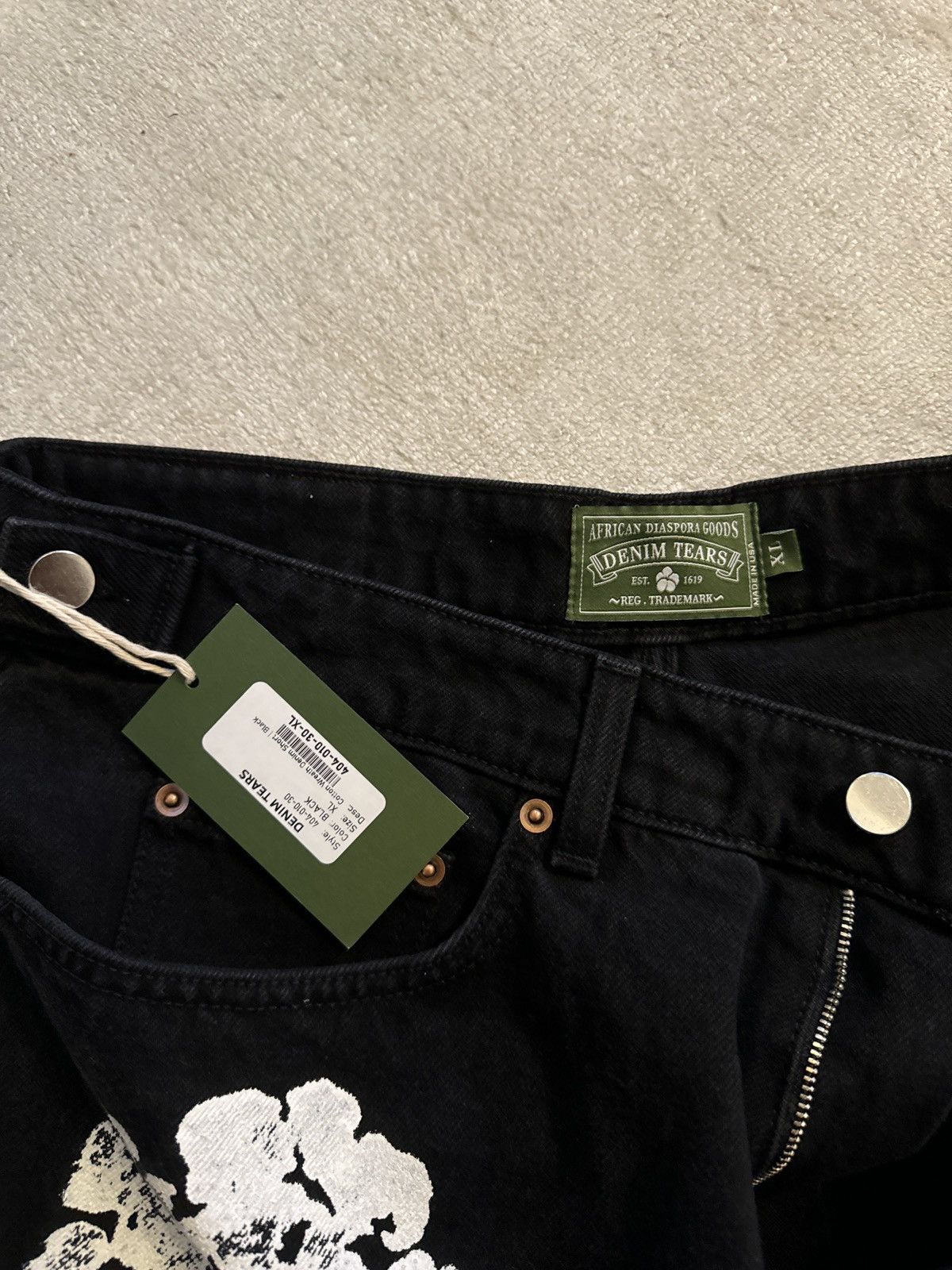 DENIM TEARS Denim Tears - The Cotton Wreath Jean Short Black Size US 36 / EU 52 - 5 Thumbnail