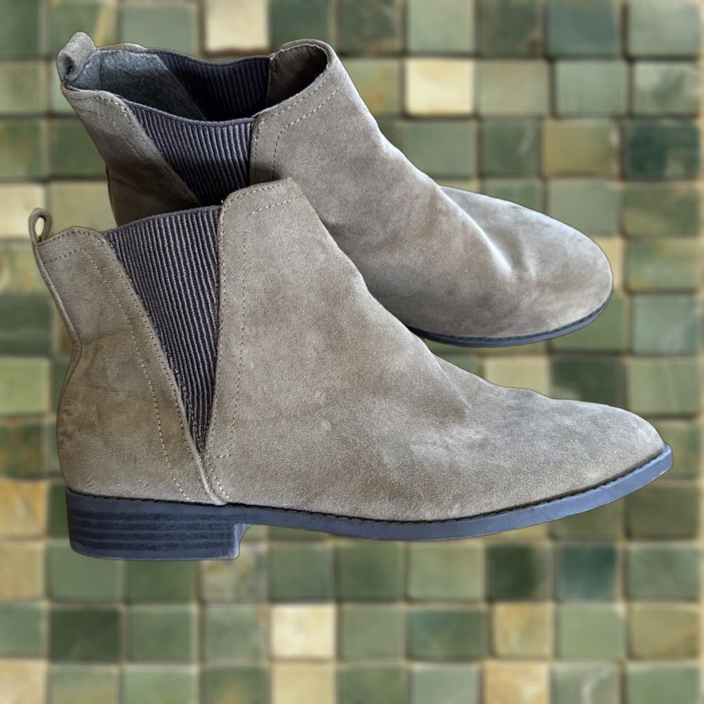 Primark Primark Chelsea Boots 10 Cognac Ankle Booties Vegan Suede Capsule Minimalist Women's Faux Suede Chelsea Boot US 10 Brown Autumn 2020s Size US 10 / IT 40 - 1 Thumbnail