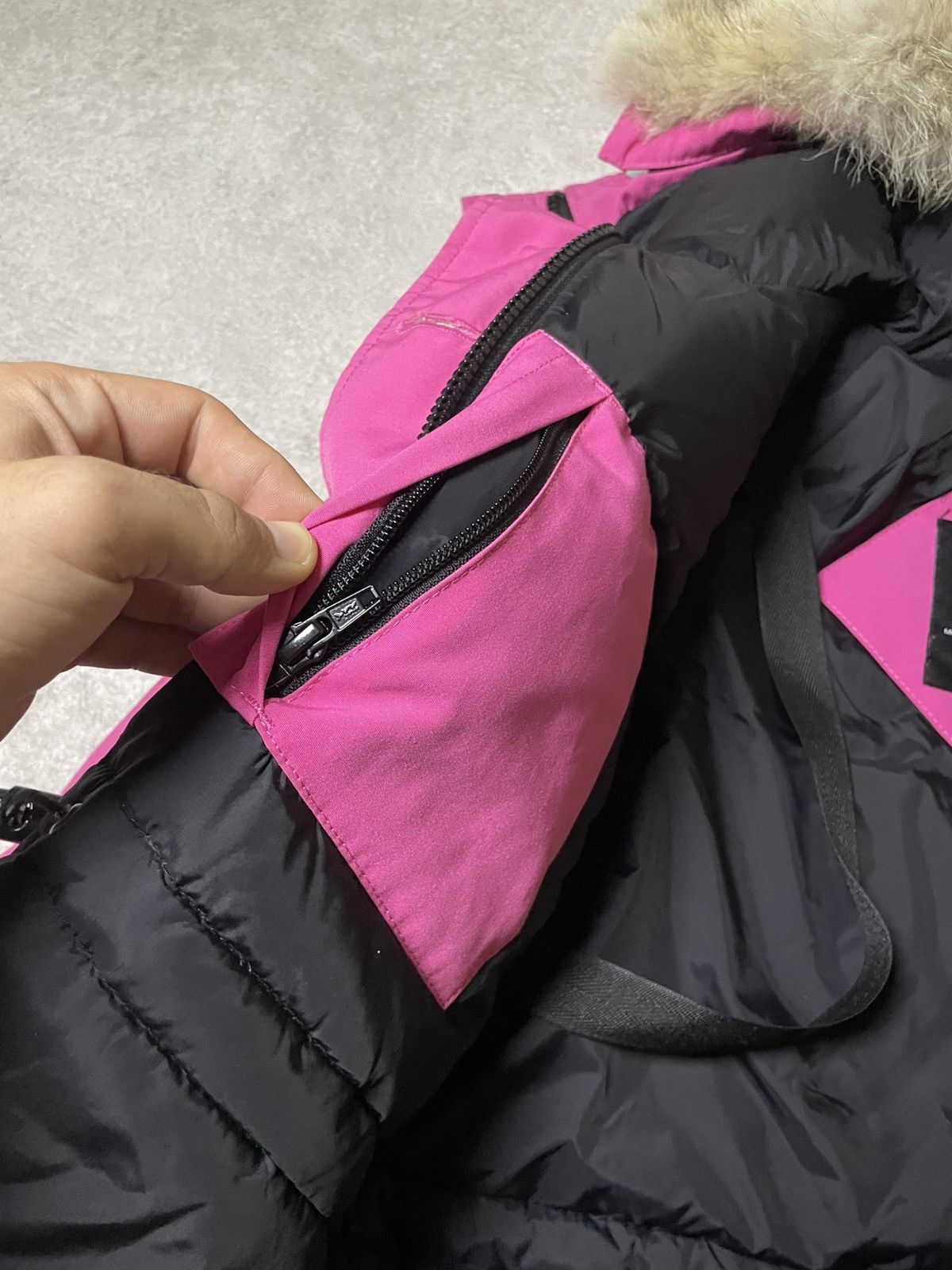 Canada Goose Canada Goose Montebello Puffer Parka Very Rare Size M / US 6-8 / IT 42-44 - 18 Thumbnail