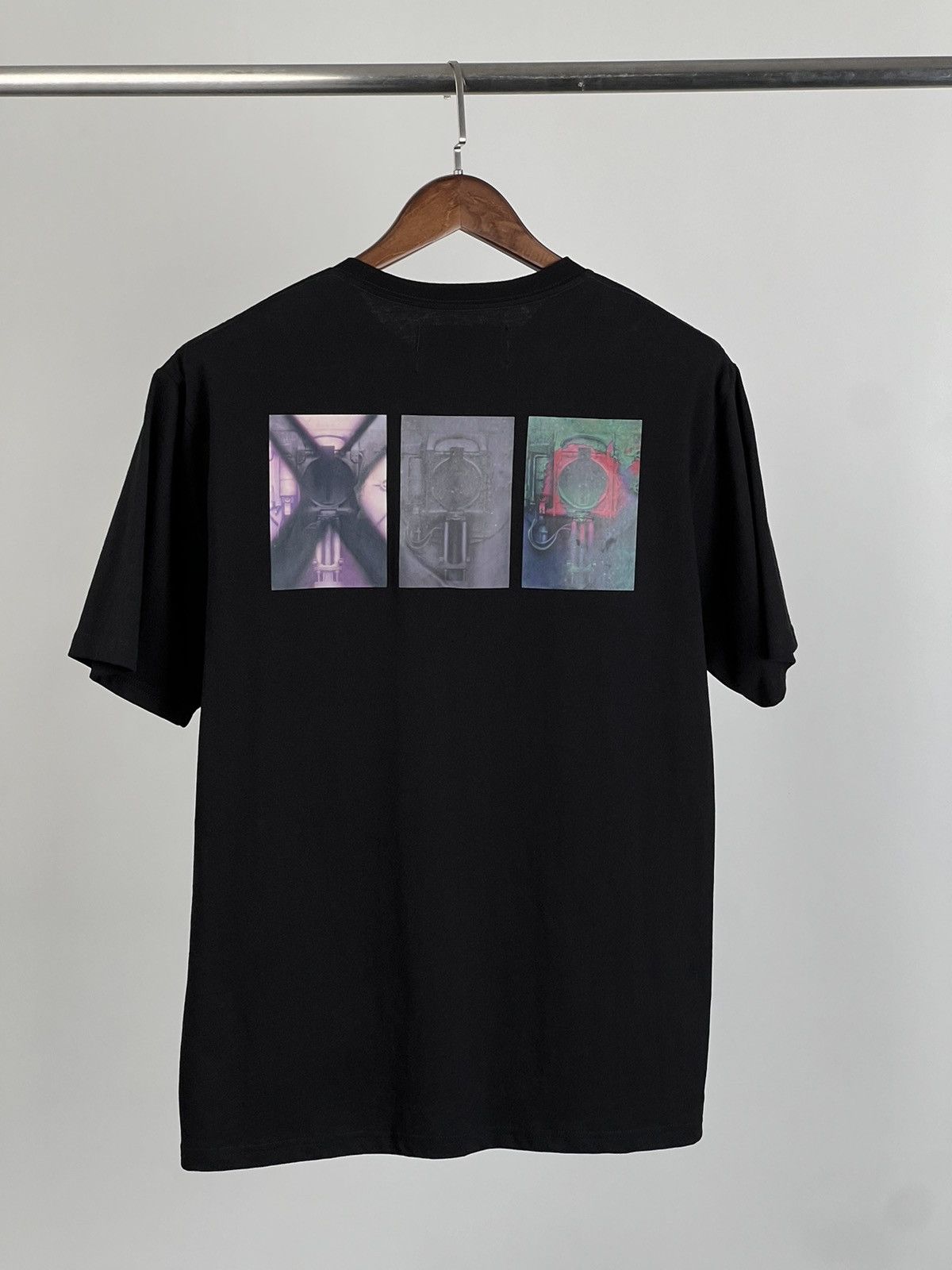 Club Sorayama H R GIGER tee L Size US L / EU 52-54 / 3 - 8 Thumbnail