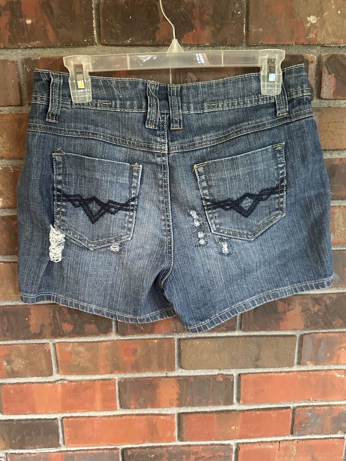 Cartoon Network catos shorts size 8 distressed jeans Size 30" / US 8 / IT 44 - 6 Thumbnail