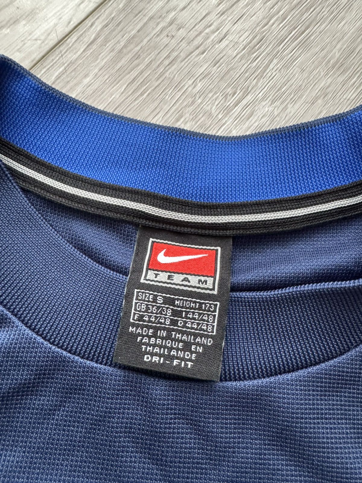 Nike Vintage 2000/01 Valencia CF Training Soccer Jersey Size US S / EU 44-46 / 1 - 4 Thumbnail