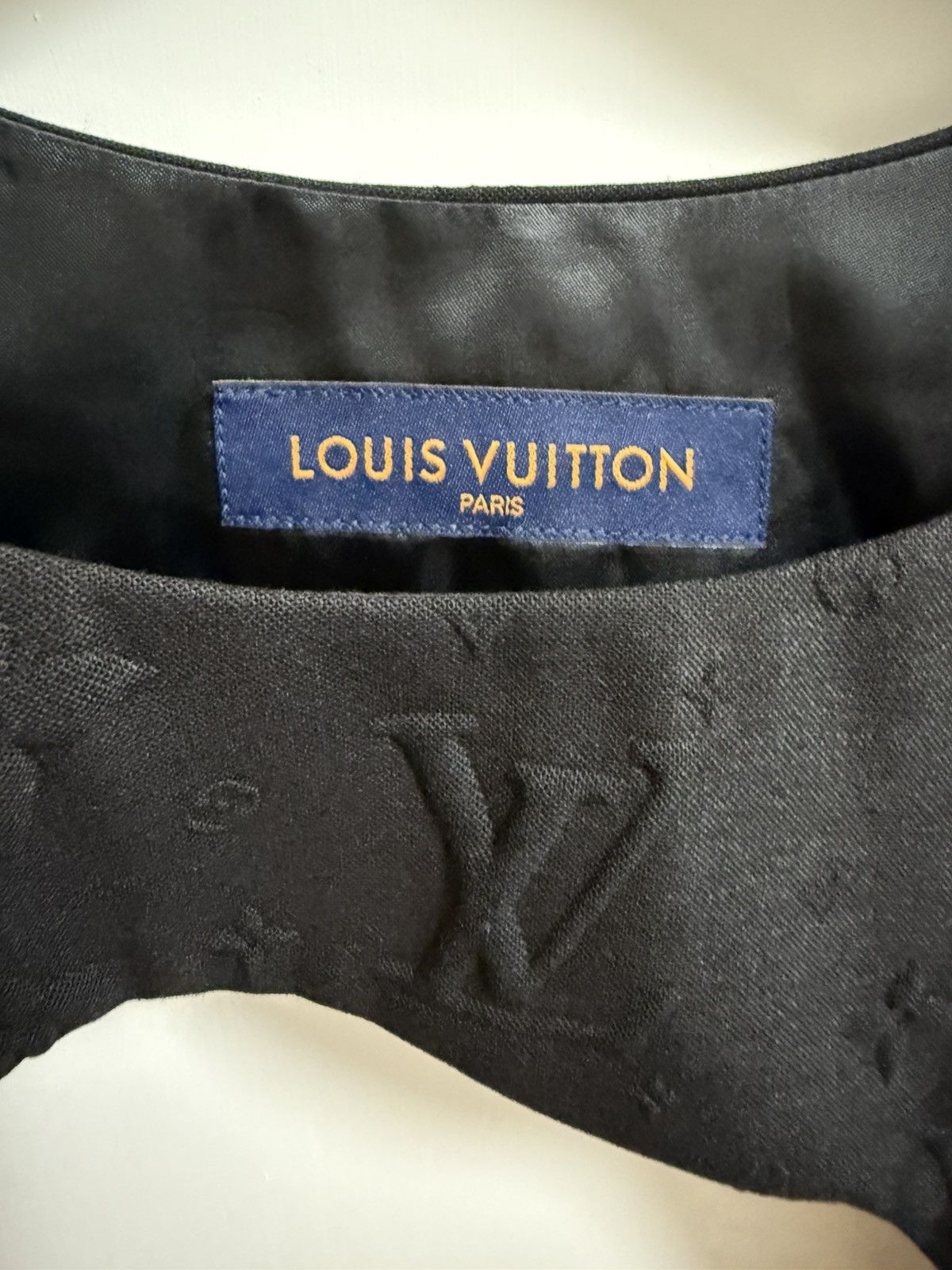 Louis Vuitton Louis Vuitton Black monogram mid-layer vest L Size 48L - 4 Thumbnail