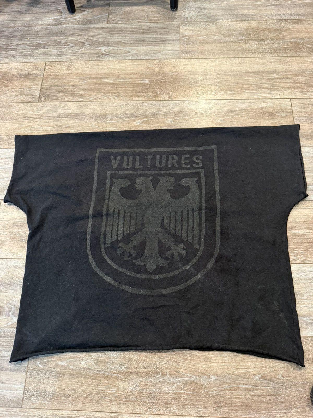 Yeezy Vultures Raw Hem Tee Cropped Boxy Fit Size US L / EU 52-54 / 3 - 2 Thumbnail