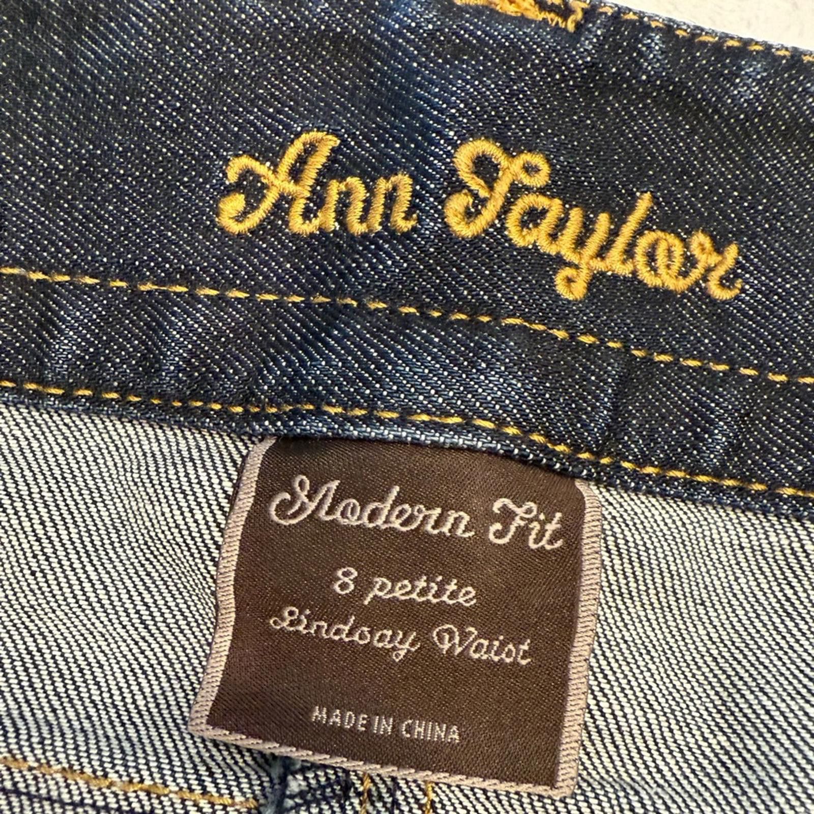 Ann Taylor Ann Taylor Modern Fit Lindsay Waist crop jeans button 8P Size 30" / US 8 / IT 44 - 5 Thumbnail