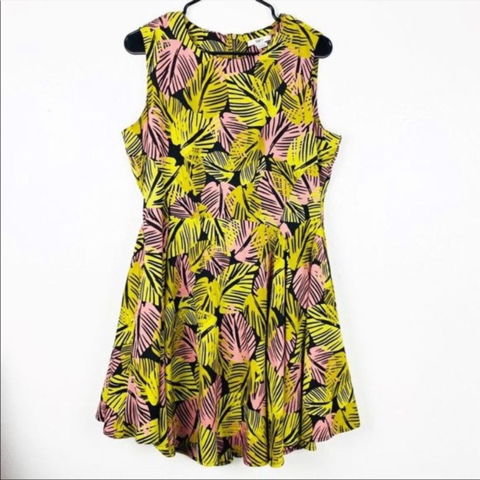 Bar III Junior Macy's Bar III Tropical Floral Skater Dress EUC Small Size US S / EU 44-46 / 1 - 1 Thumbnail