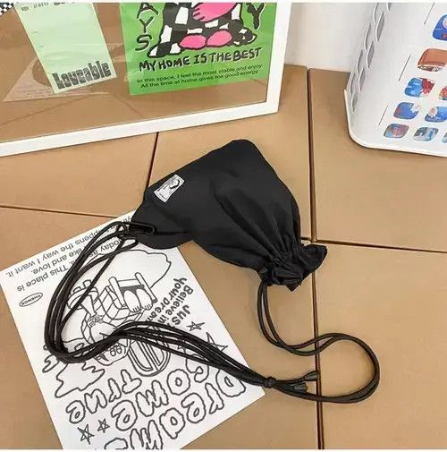 Japanese Brand × Vintage Y2k aesthetic nylon crossbody pouch bag side bag Size ONE SIZE - 2 Thumbnail