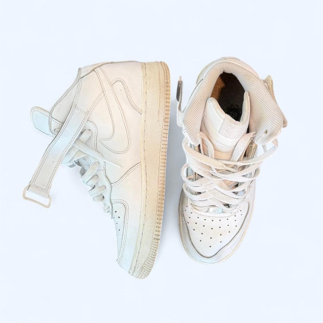 Nike Nike Women's white cream Trainers Size ONE SIZE - 2 Thumbnail