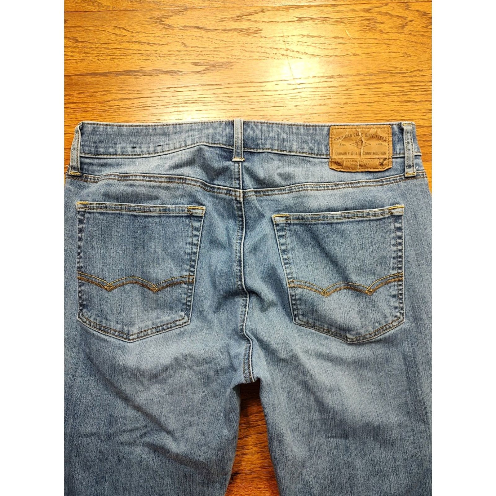 American Eagle Outfitters American Eagle Jeans Mens Slim Straight 32x32 Blue Denim 5-Pocket Logo Zipper Next Level Flex Slimming Stretch Regular Rise 10in Natural Light Wash Size US 32 / EU 48 - 3 Thumbnail