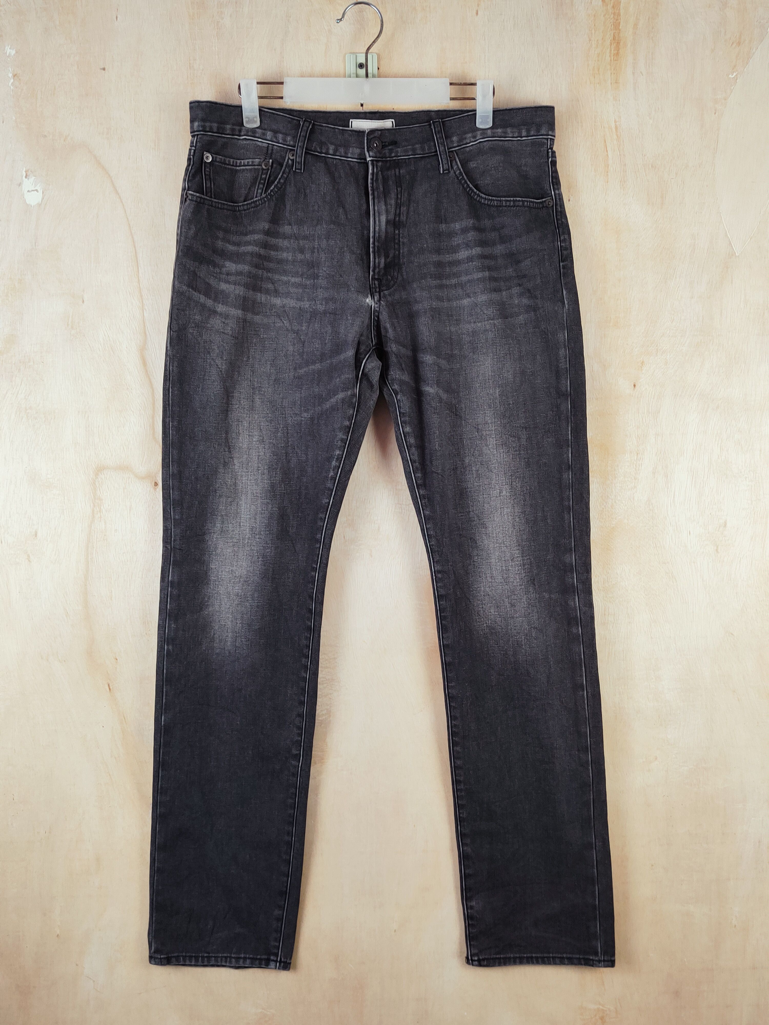 Japanese Brand Uniqlo Black Faded Faded Distressed Ripped Jeans #S2647 Size US 35 - 1 Thumbnail