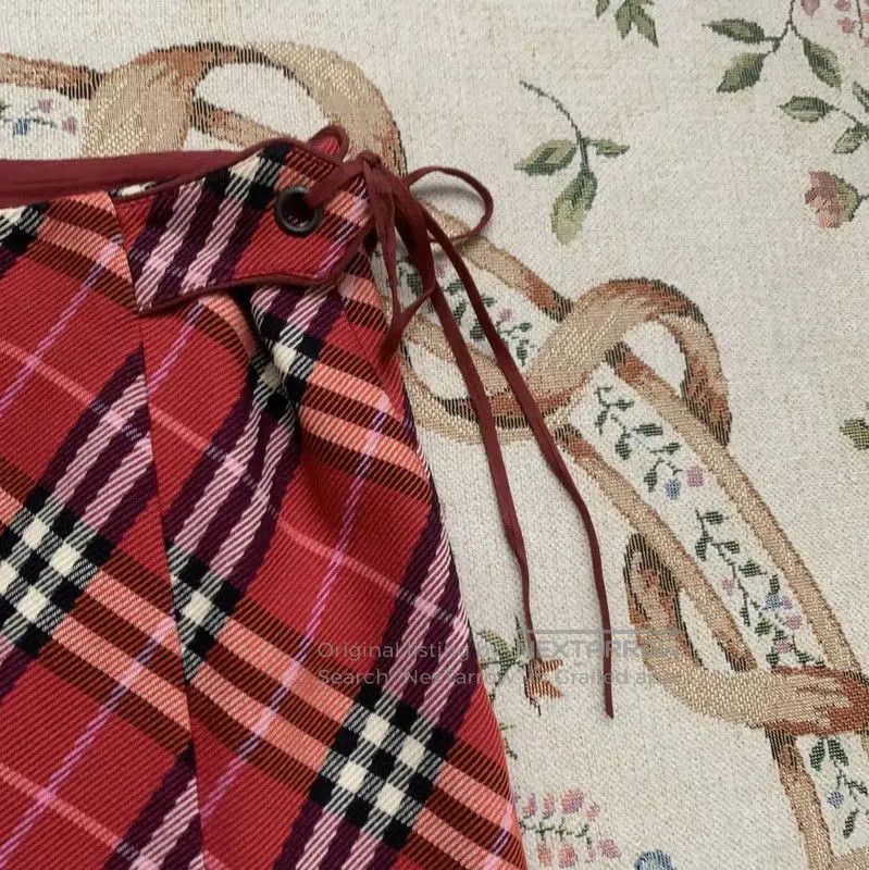 Burberry Burberry Red Cotton Midi Skirt for Women. Size 23" - 2 Thumbnail