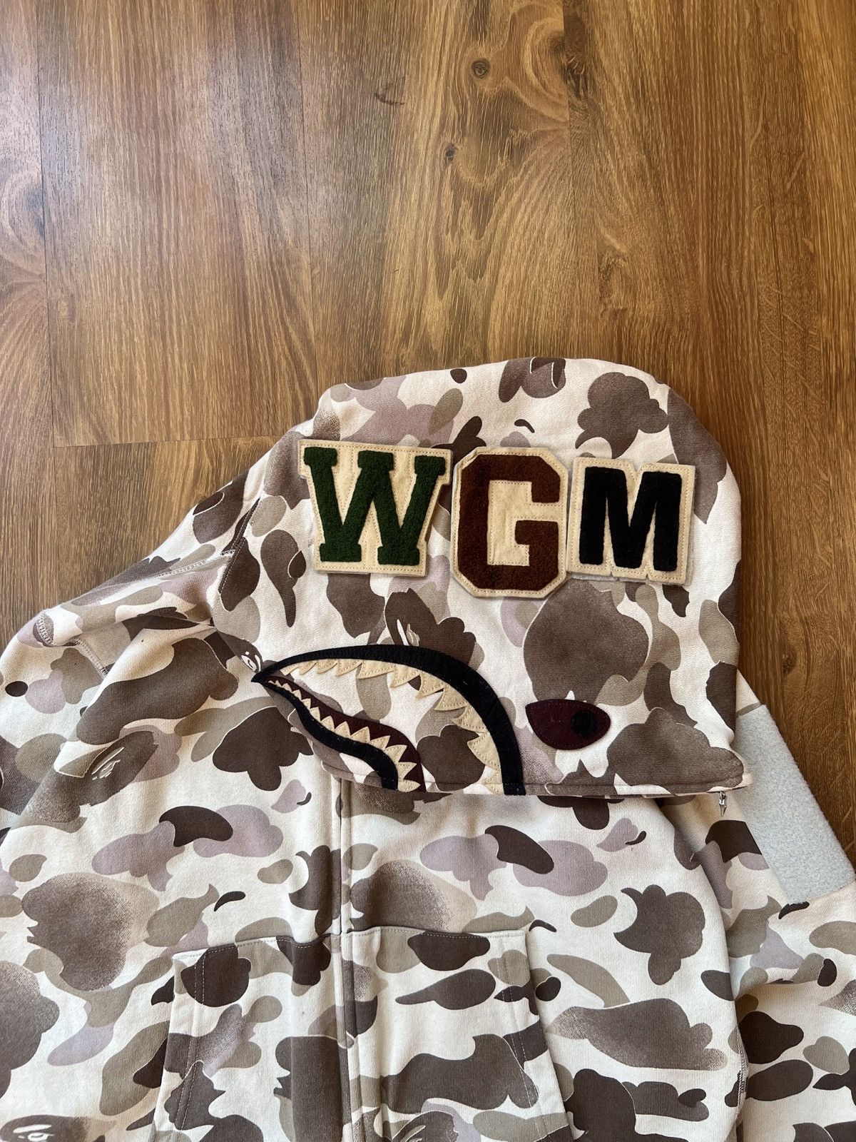 Bape Rare Bape Gradation Camo Shark Zip Up Hoodie Size US L / EU 52-54 / 3 - 7 Thumbnail