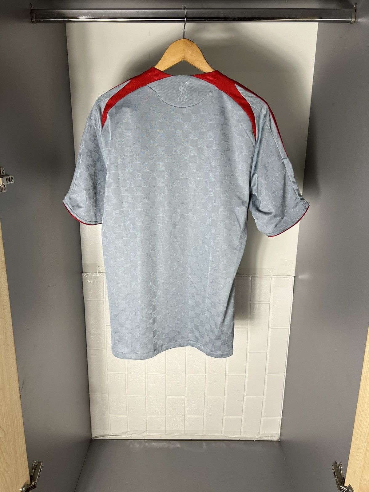 Adidas VINTAGE ADIDAS FC LIVERPOOL ENGLAND SOCCER JERSEY RETRO 90s Size US L / EU 52-54 / 3 - 8 Thumbnail