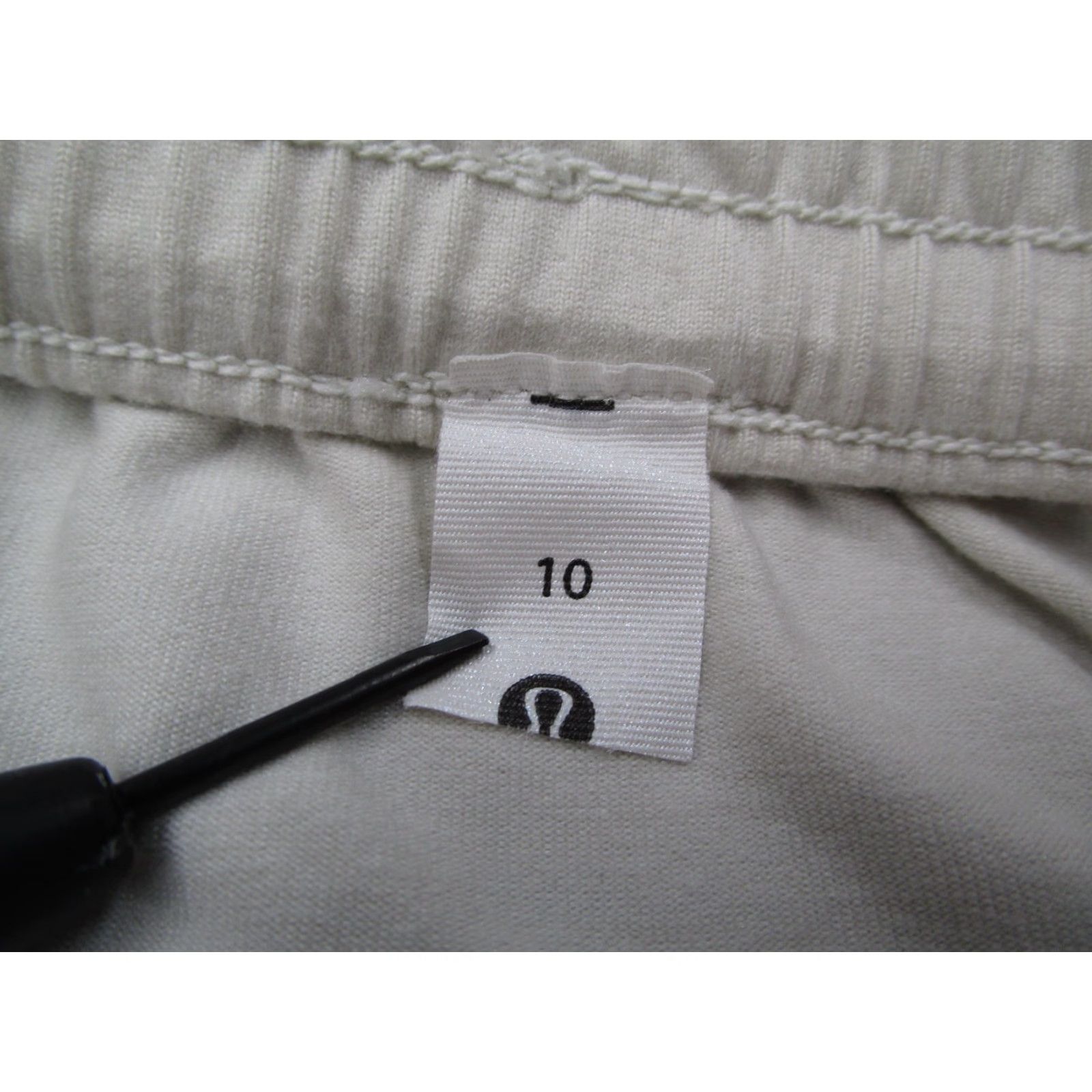 Lululemon Lululemon Pants Women 10 White High Rise Crop Jogger - Polyester Blend, Regular, 31 in Waist, 23 in Inseam, Drawstring, Pockets, Classic Fit, 👀 Size 32" / US 10 / IT 46 - 4 Thumbnail