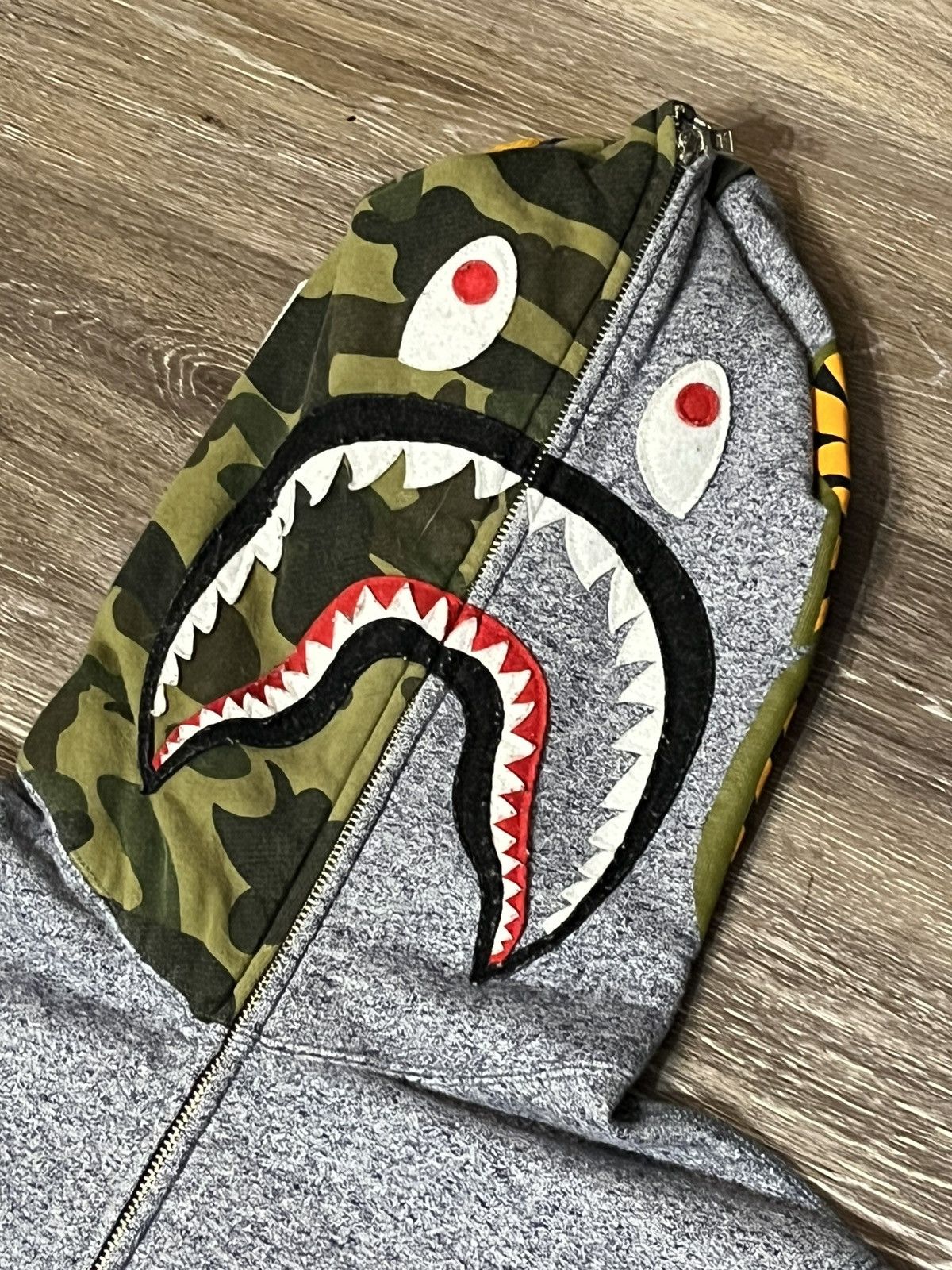Bape BAPE 1st Camo Shark Zip Up Spellout Logo On Back Size US M / EU 48-50 / 2 - 4 Thumbnail