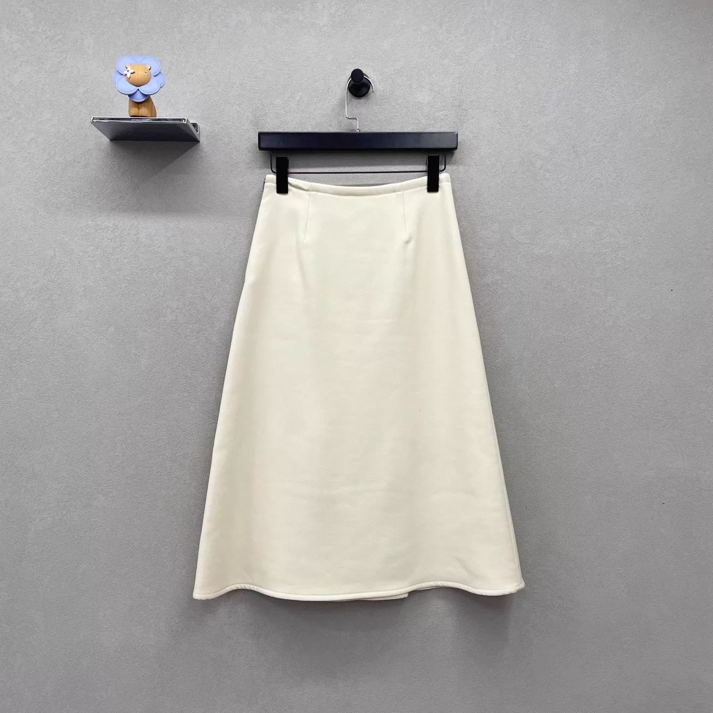 Hermes Hermes Cream A-line Skirt - Elegant Commuter Size 25" / US 0 / IT 36 - 1 Thumbnail