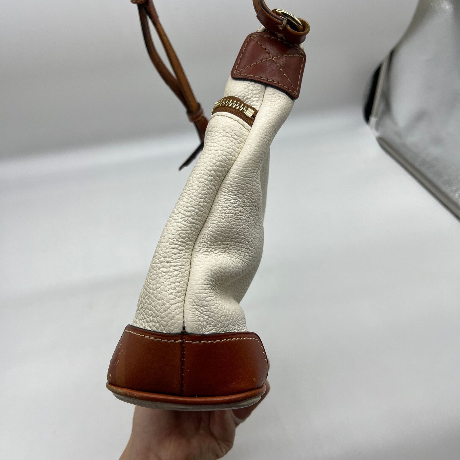Dooney & Bourke Dooney & Bourke Pebble Leather Crossbody Purse White Size ONE SIZE - 4 Thumbnail