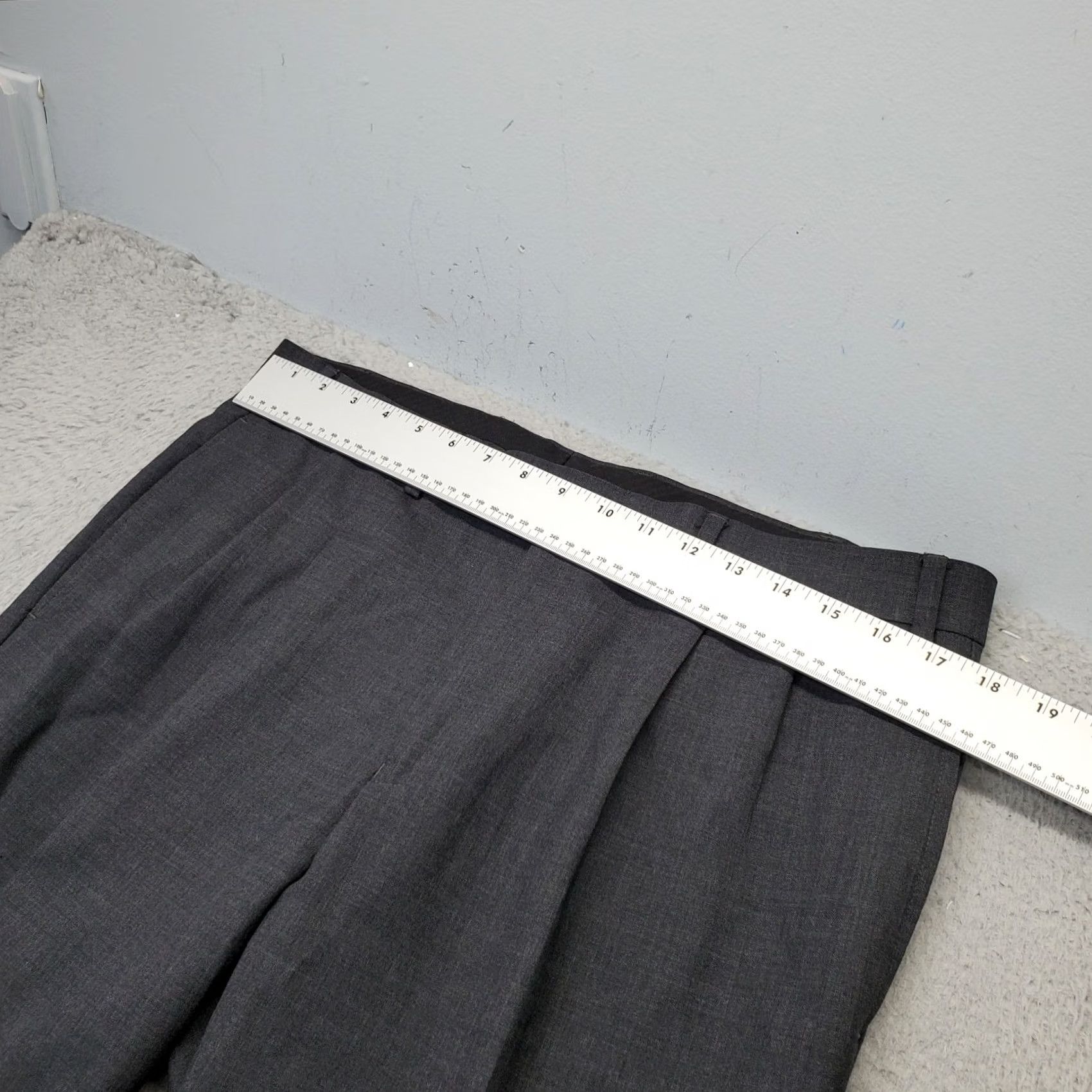 Ralph Lauren Lauren Ralph Lauren Dress Pants Mens 35x30 Charcoal Formal Classic Total Comfort Dress Pants Mens 35 Charcoal Gray Leather? Size US 35 - 2 Thumbnail