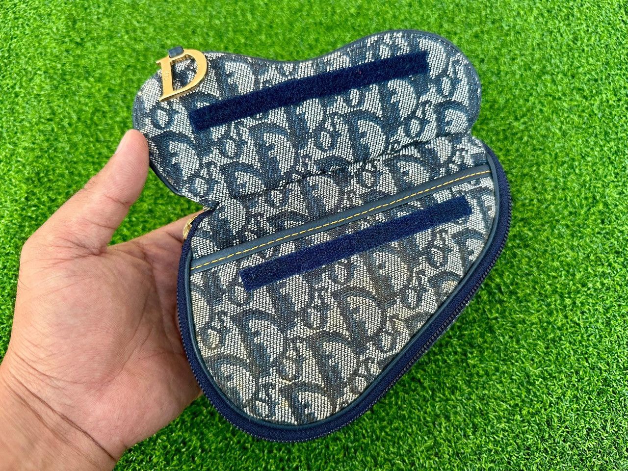 Dior Authentic Christian Dior Diorrisimo Saddle Trotter Pouch Size ONE SIZE - 6 Thumbnail