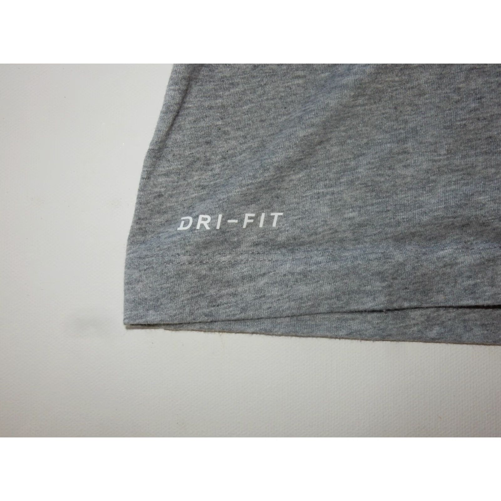 Nike Nike Men's T-Shirt Size Small Gray Activewear Cotton Blend Short Sleeve Size US S / EU 44-46 / 1 - 2 Thumbnail