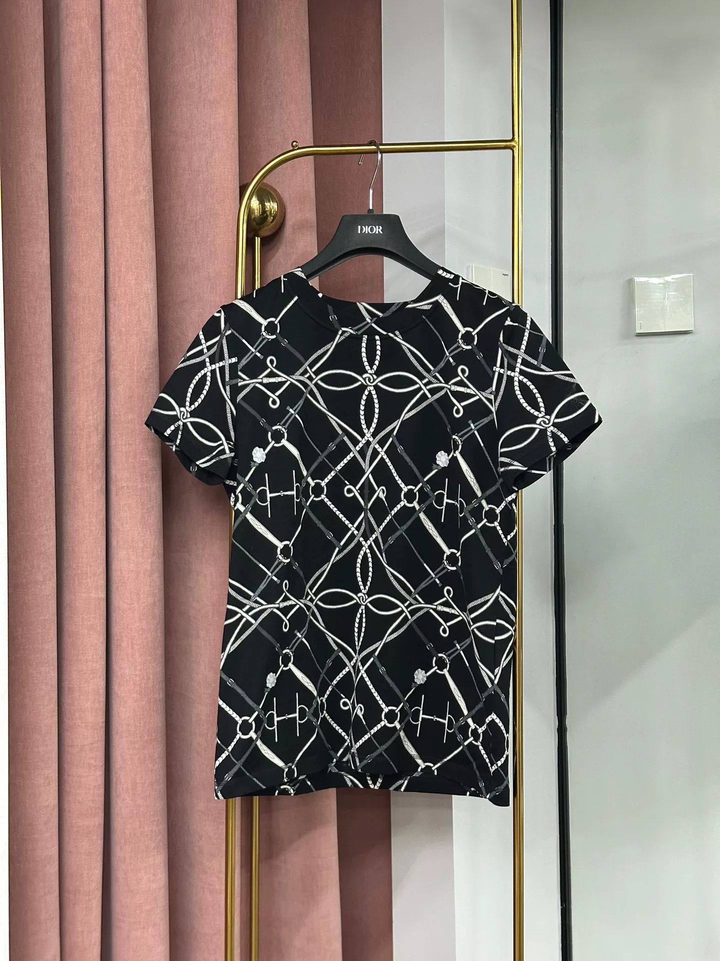 Hermes Hermes Black Short Sleeve Printed T-shirt Size US L / EU 52-54 / 3 - 1 Thumbnail