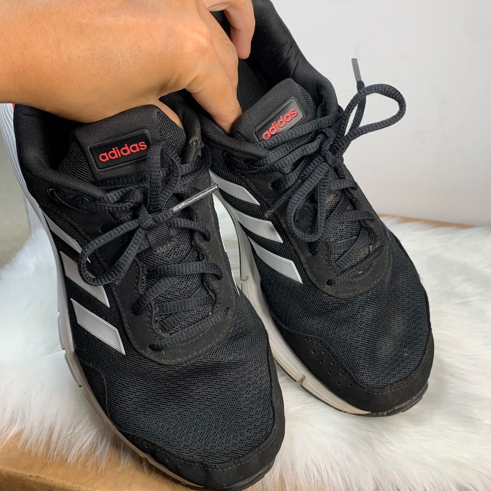 Adidas Adidas Women's Athletic Shoes size 7.5 Size US 7.5 / IT 37.5 - 3 Thumbnail